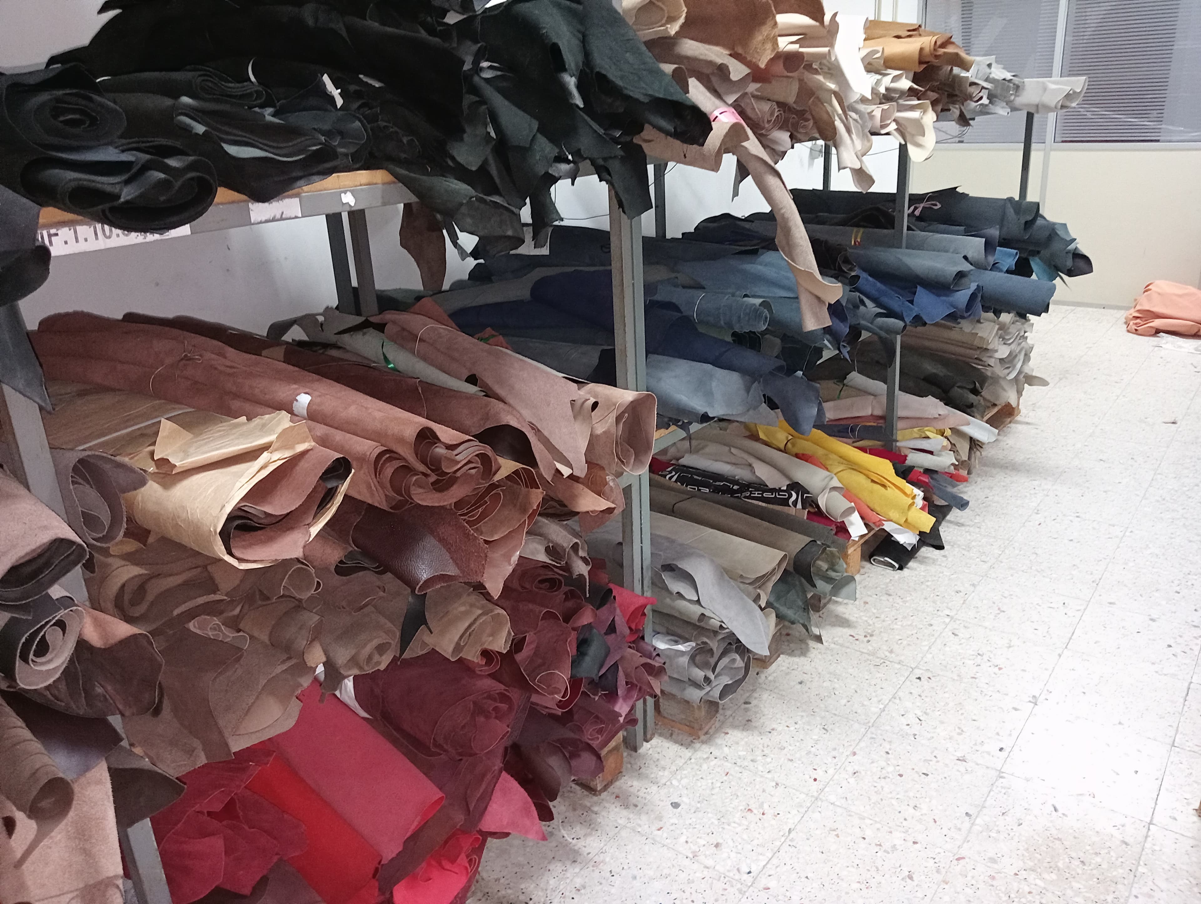 Estantes industriais · Stock — image 26