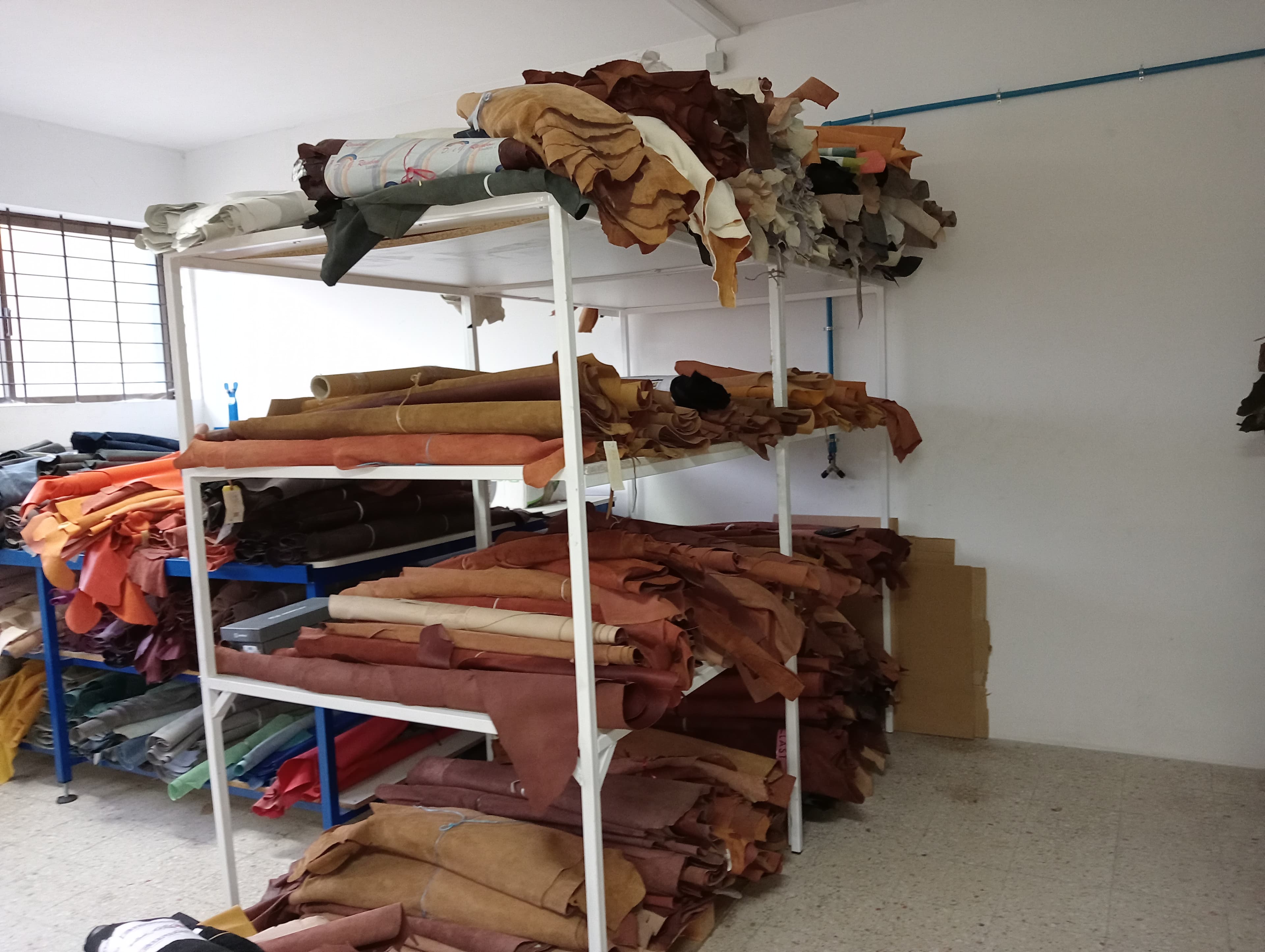 Estantes industriais · Stock — image 24