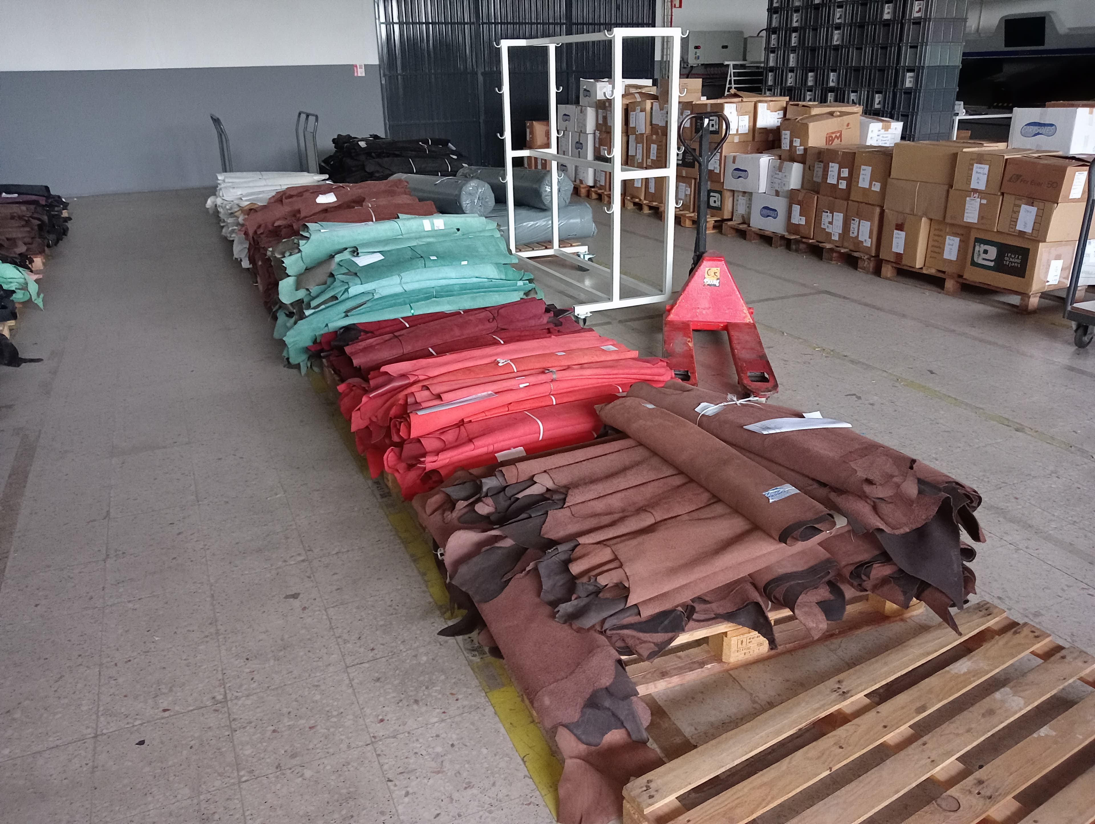 Estantes industriais · Stock — image 19