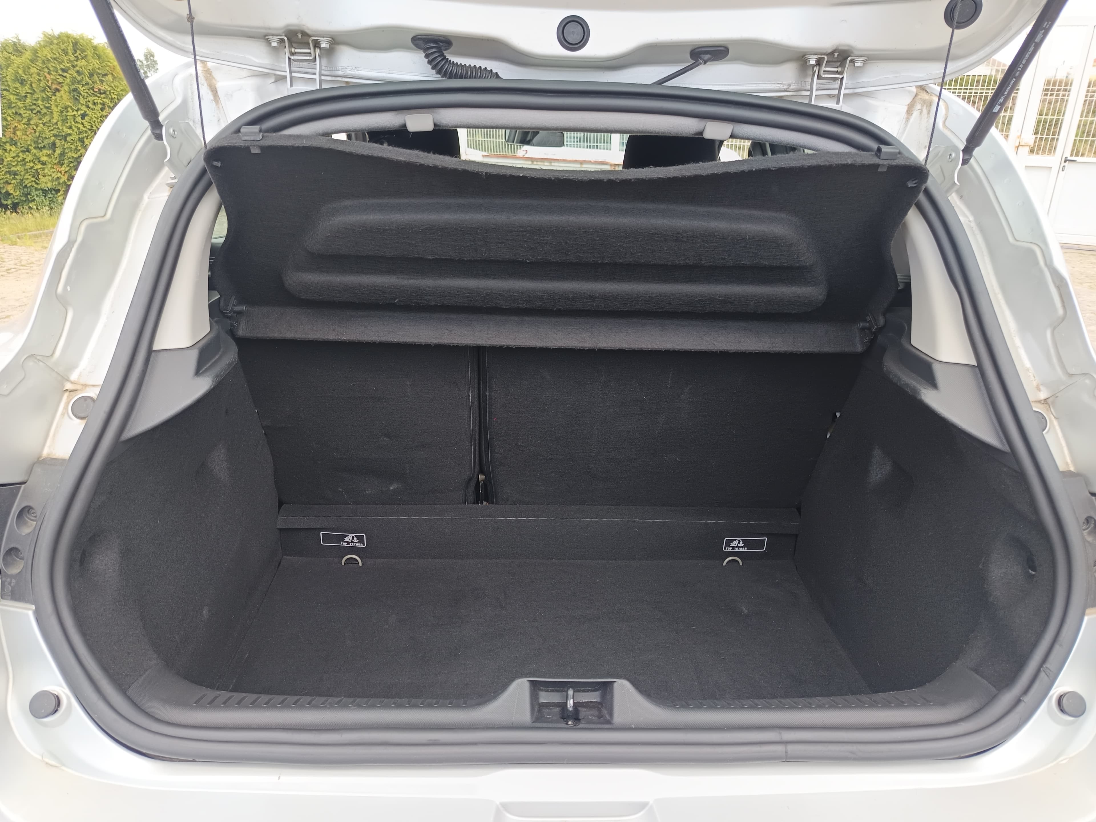 Renault Clio · Year 2015 — image 17