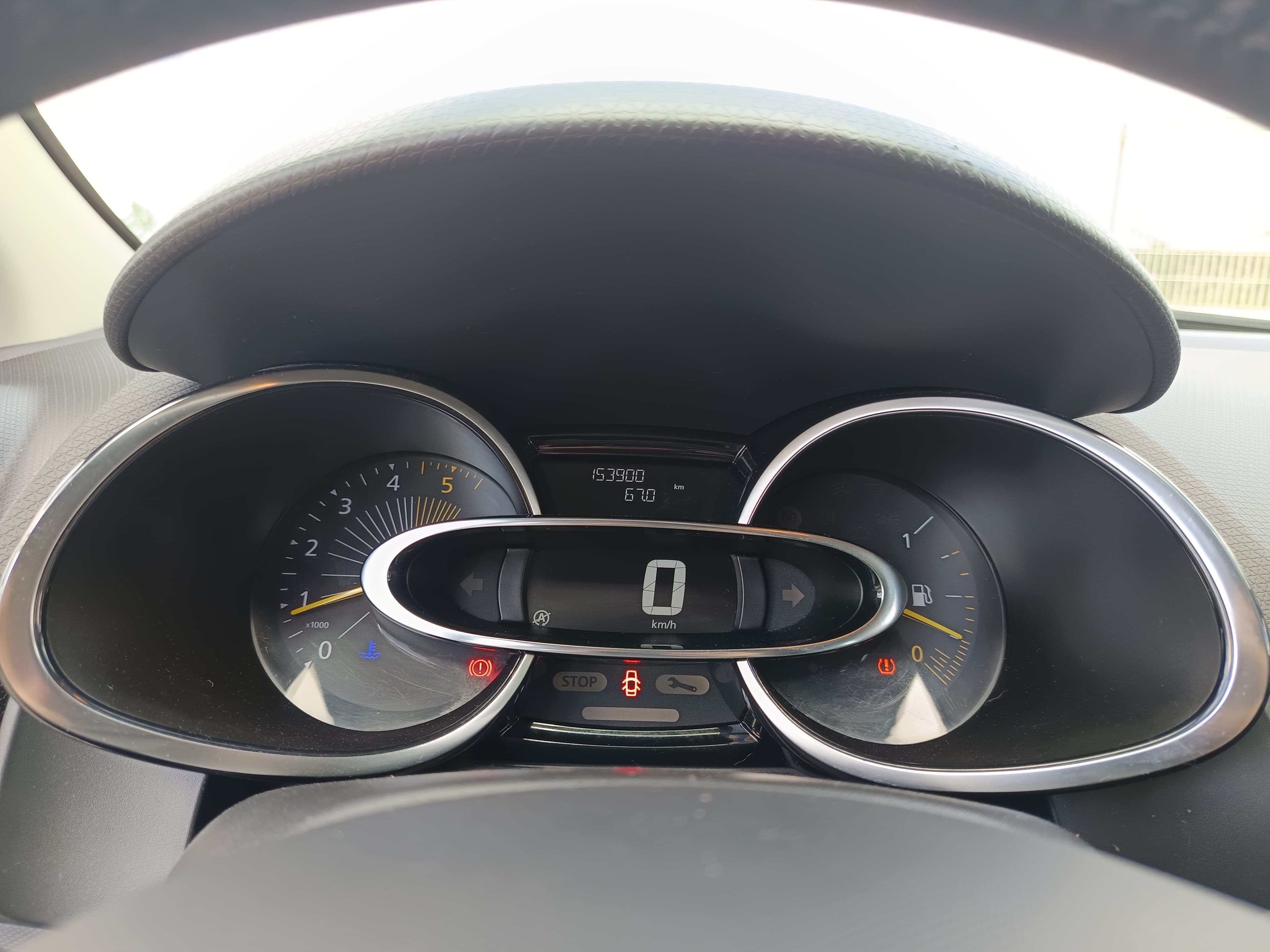 Renault Clio · Year 2015 — image 37