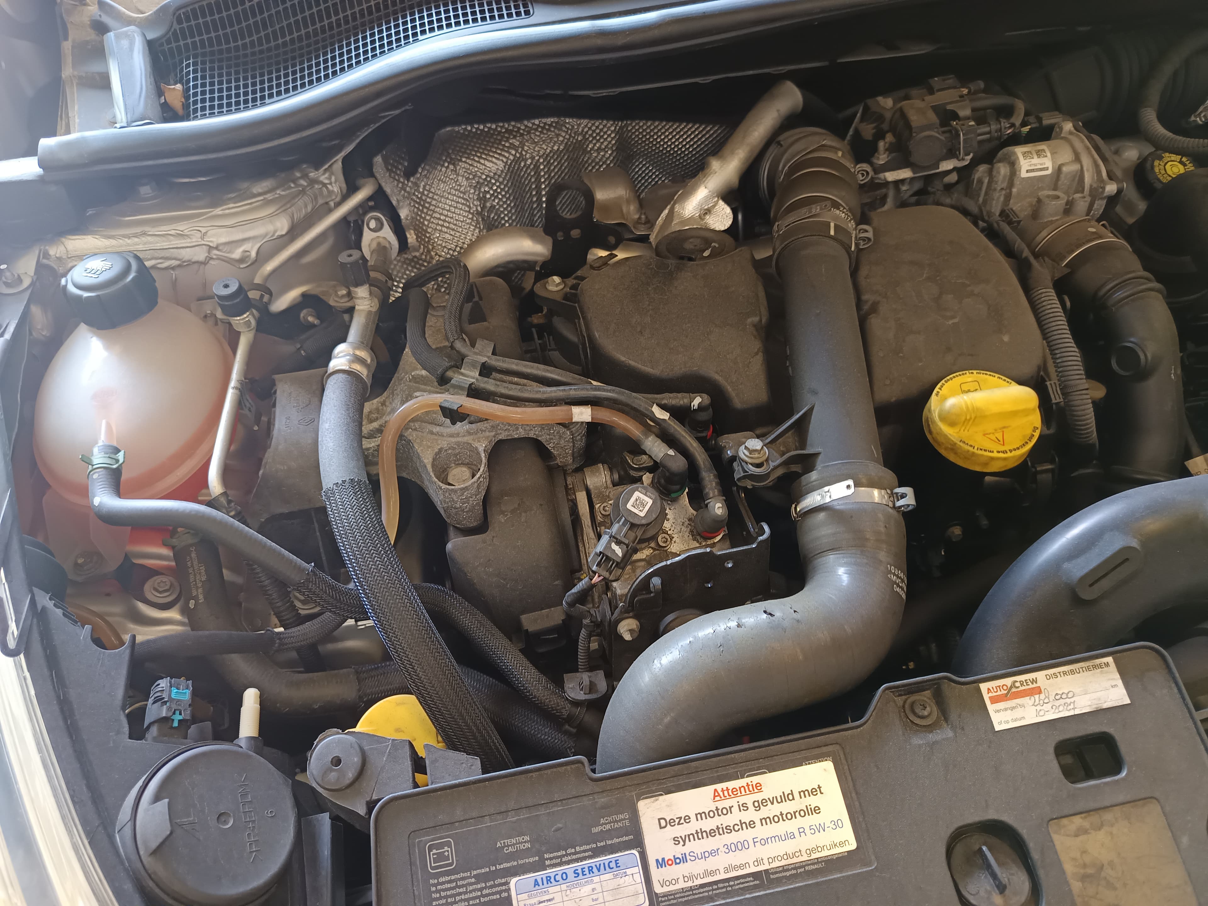 Renault Clio · Year 2015 — image 8