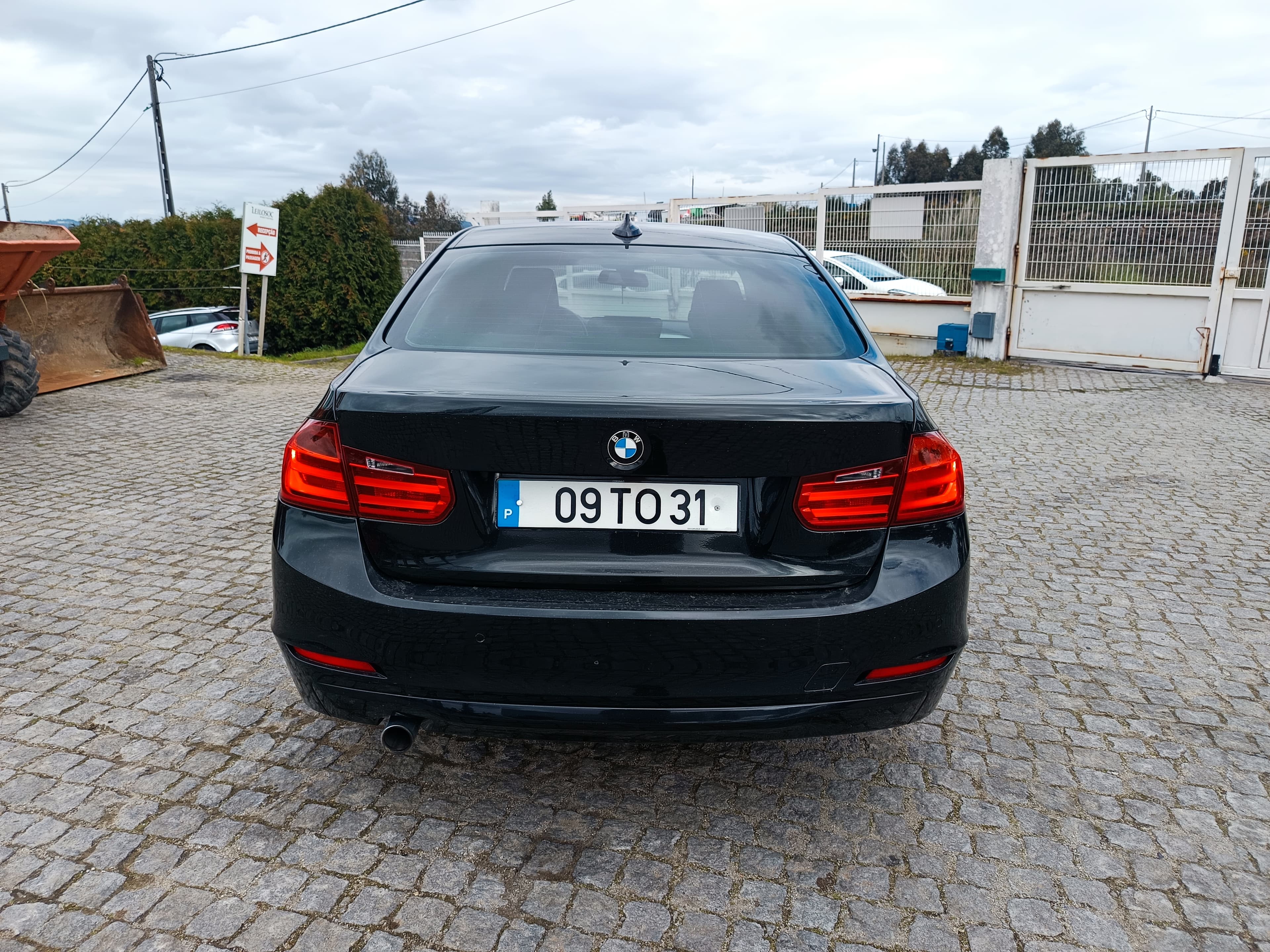 BMW 318d · Ano 2012 Més Maio — image 5