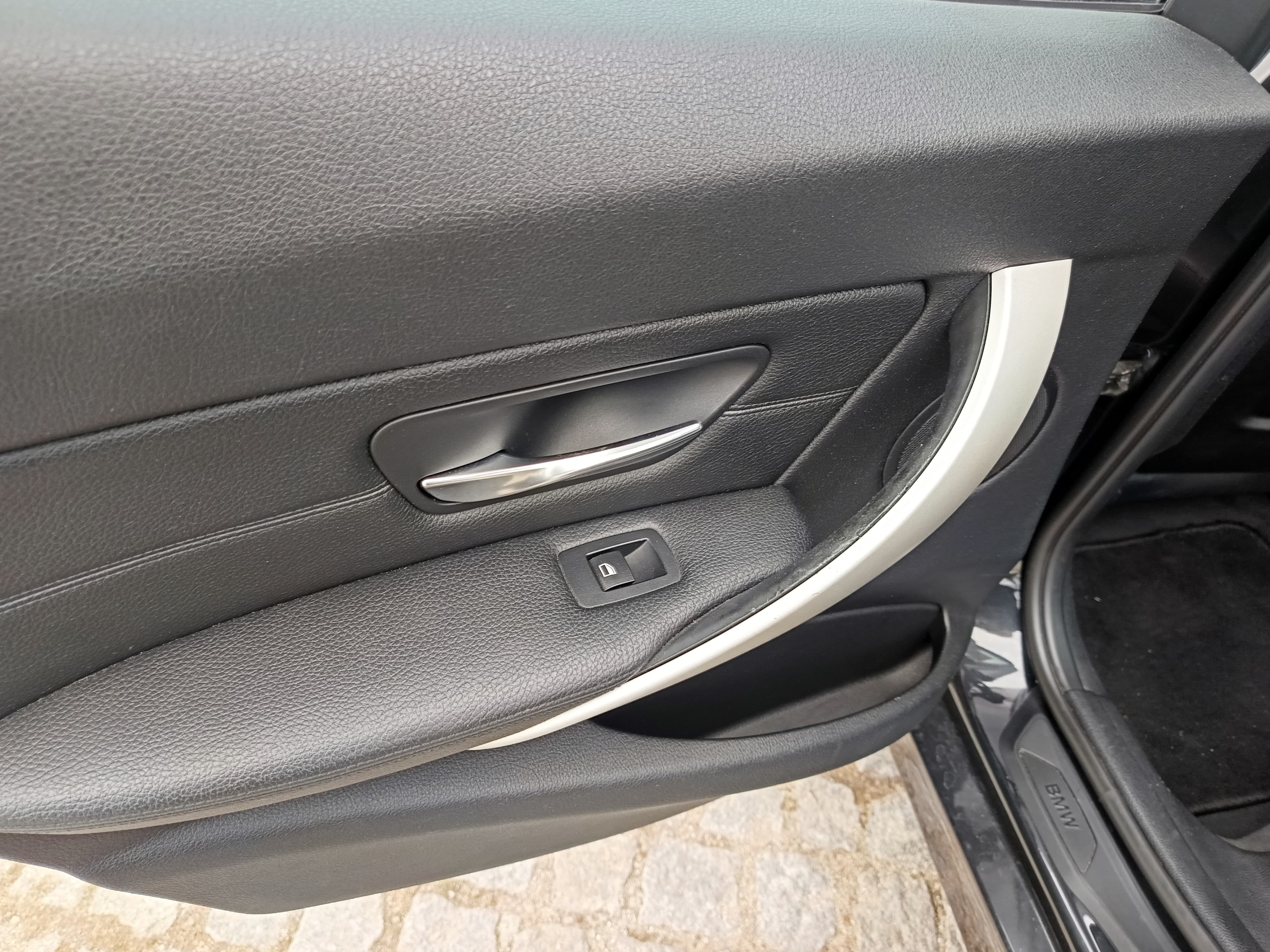 BMW 318d · Ano 2012 Més Maio — image 26