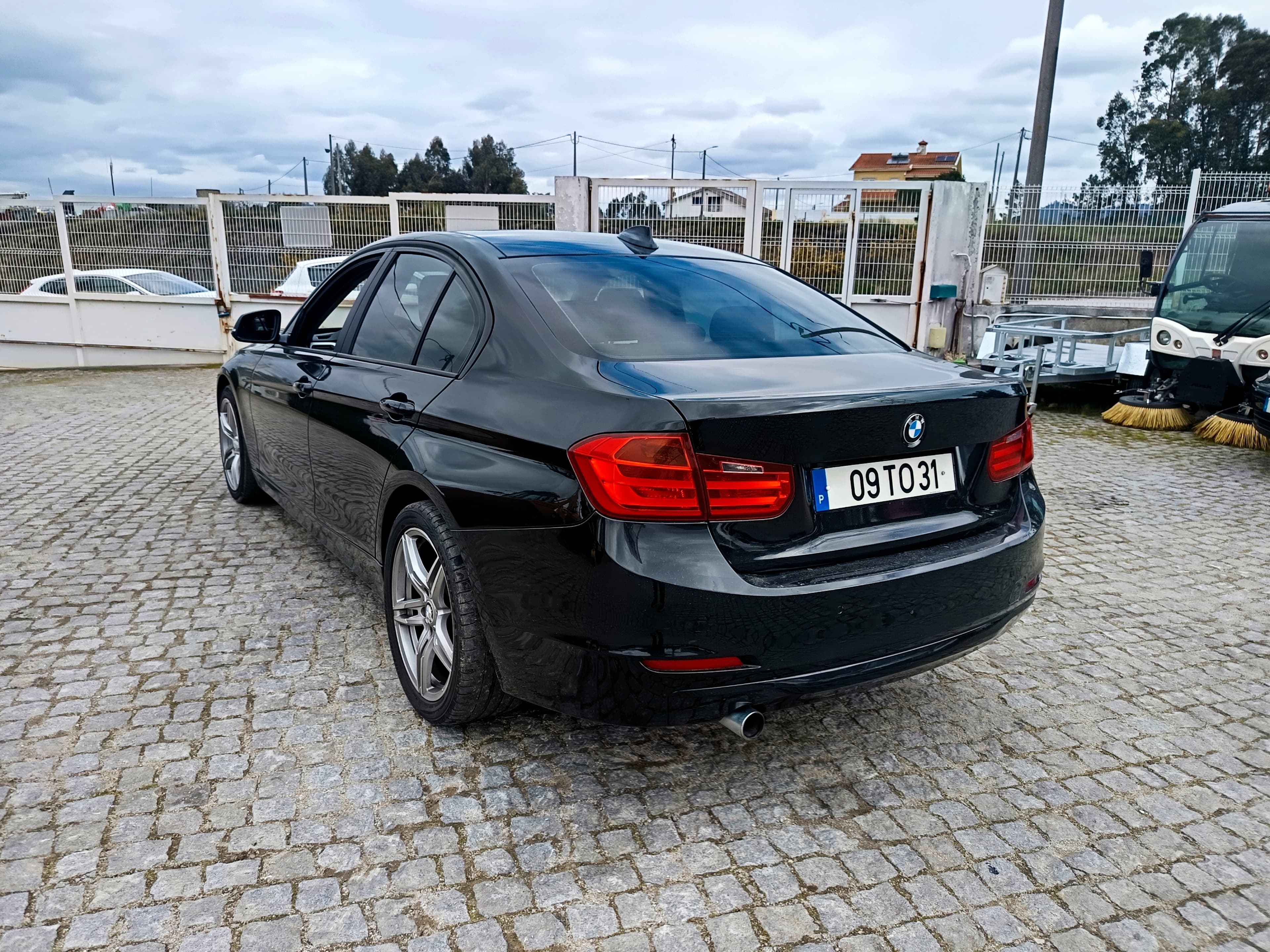 BMW 318d · Ano 2012 Més Maio — image 6