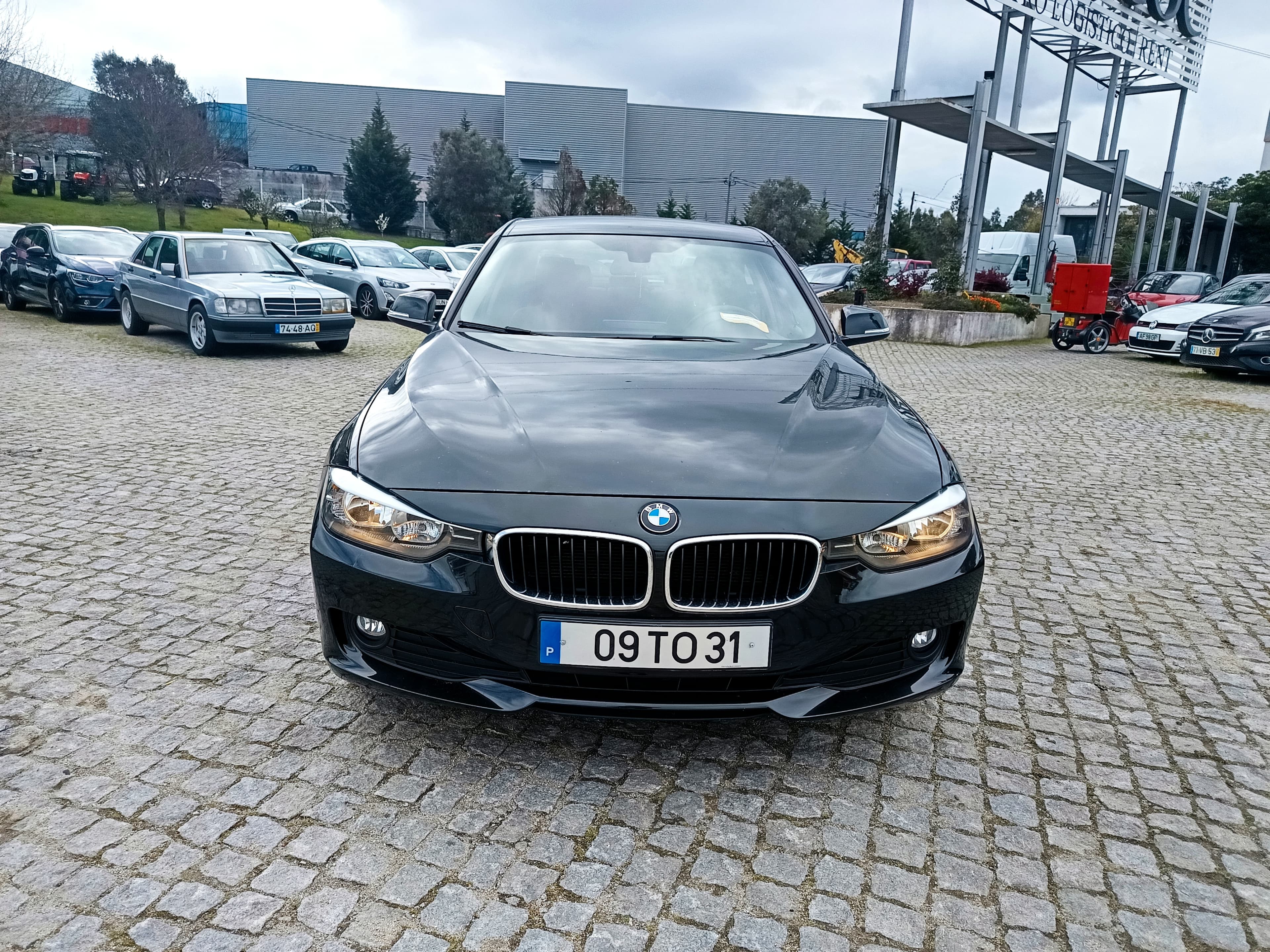 BMW 318d · Ano 2012 Més Maio — image 2