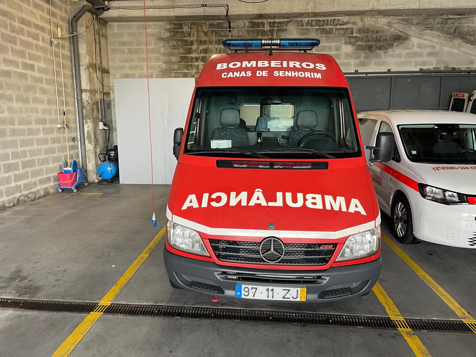 Mercedes-Benz Sprinter 313 CDI · Ano 2005 — image 3