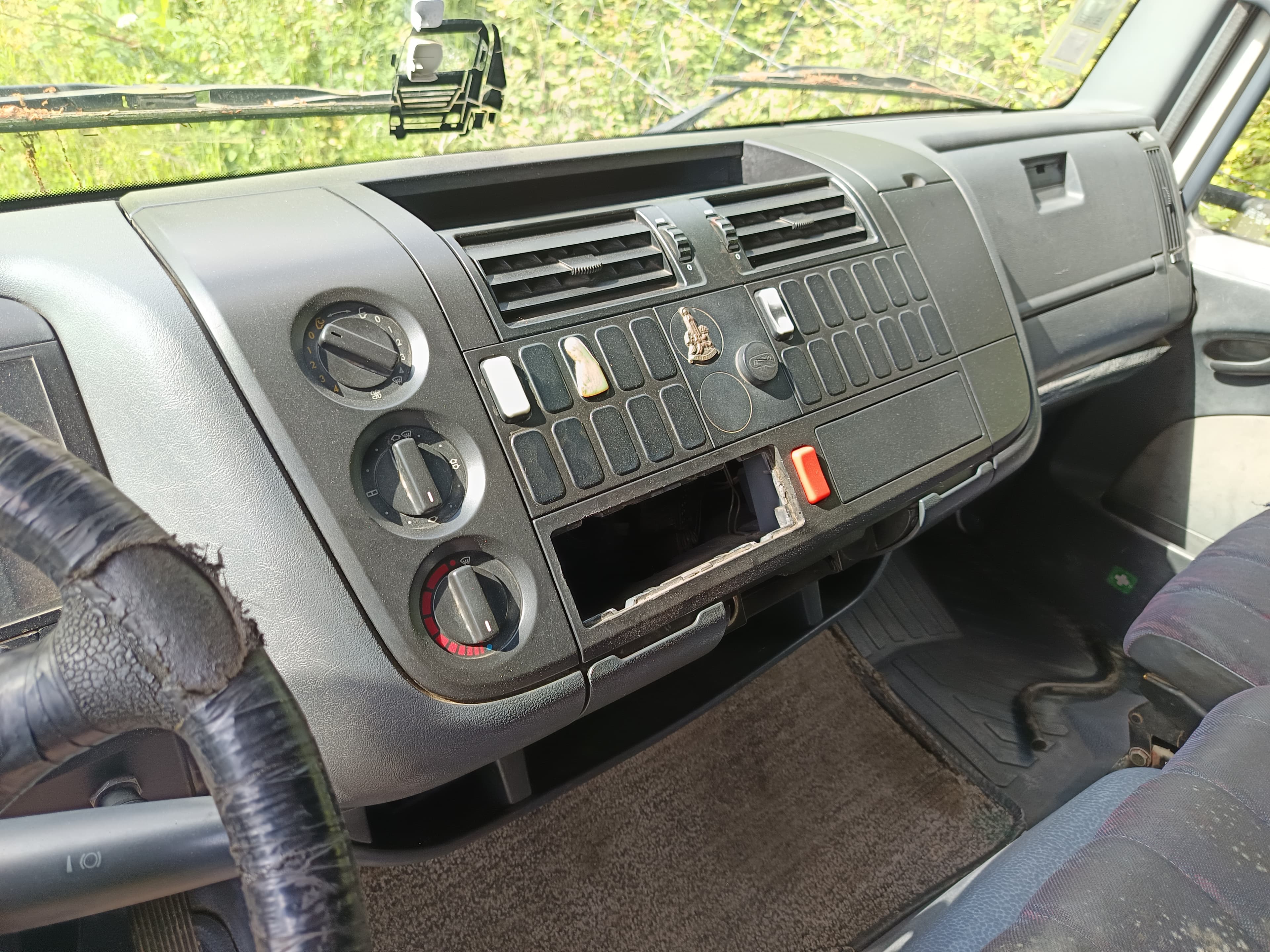 Mercedes-Benz Atego 815 · Ano 1999 — image 9