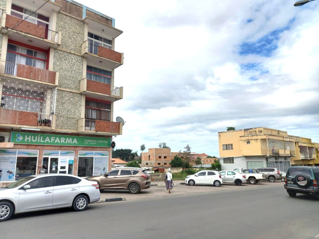 Imóvel Multifuncional no Centro do Lubango – 650 m² com Potencial Comercial e Habitacional — imagem 4