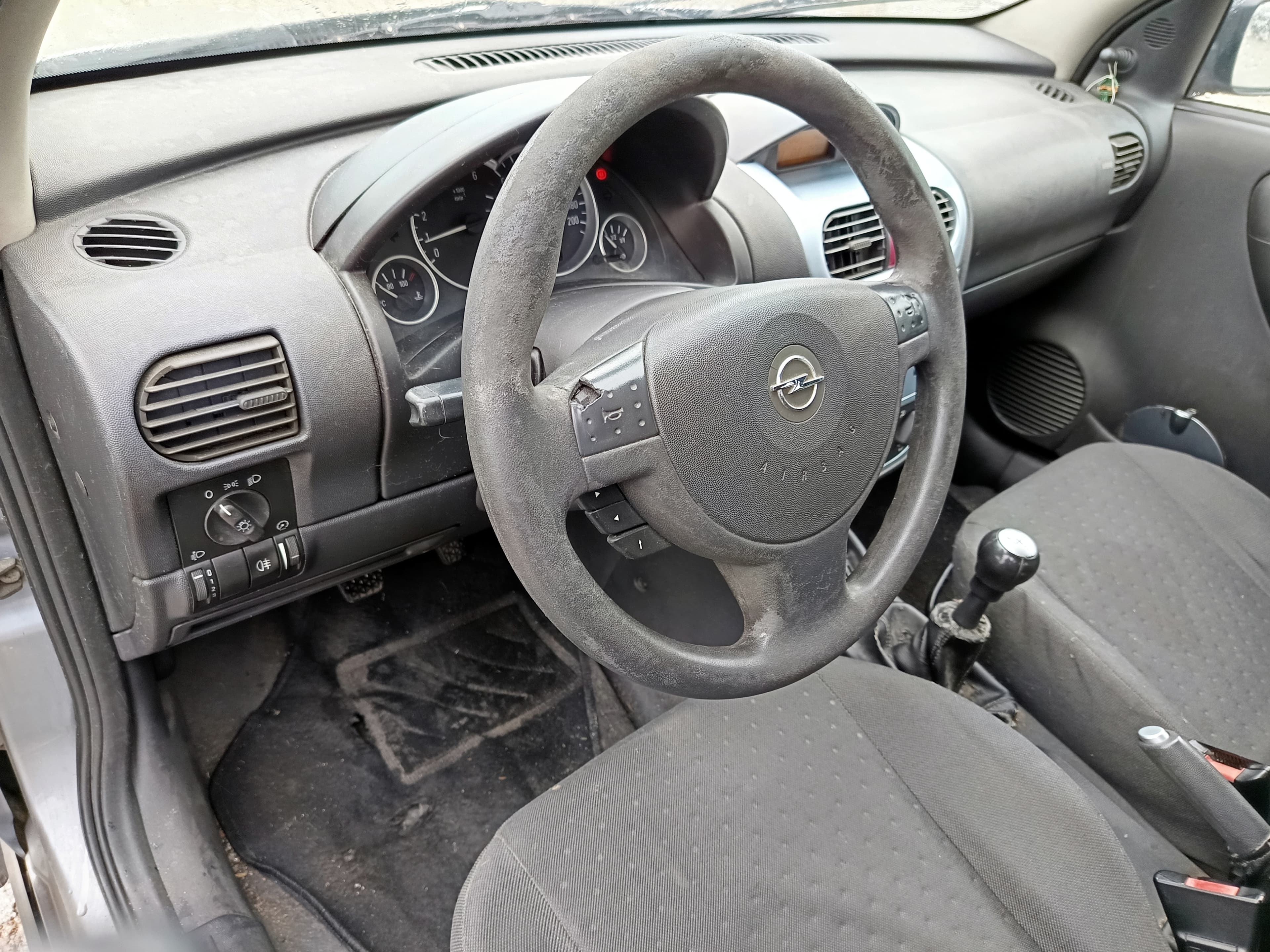 Opel Corsa · Ano 2003 — image 42