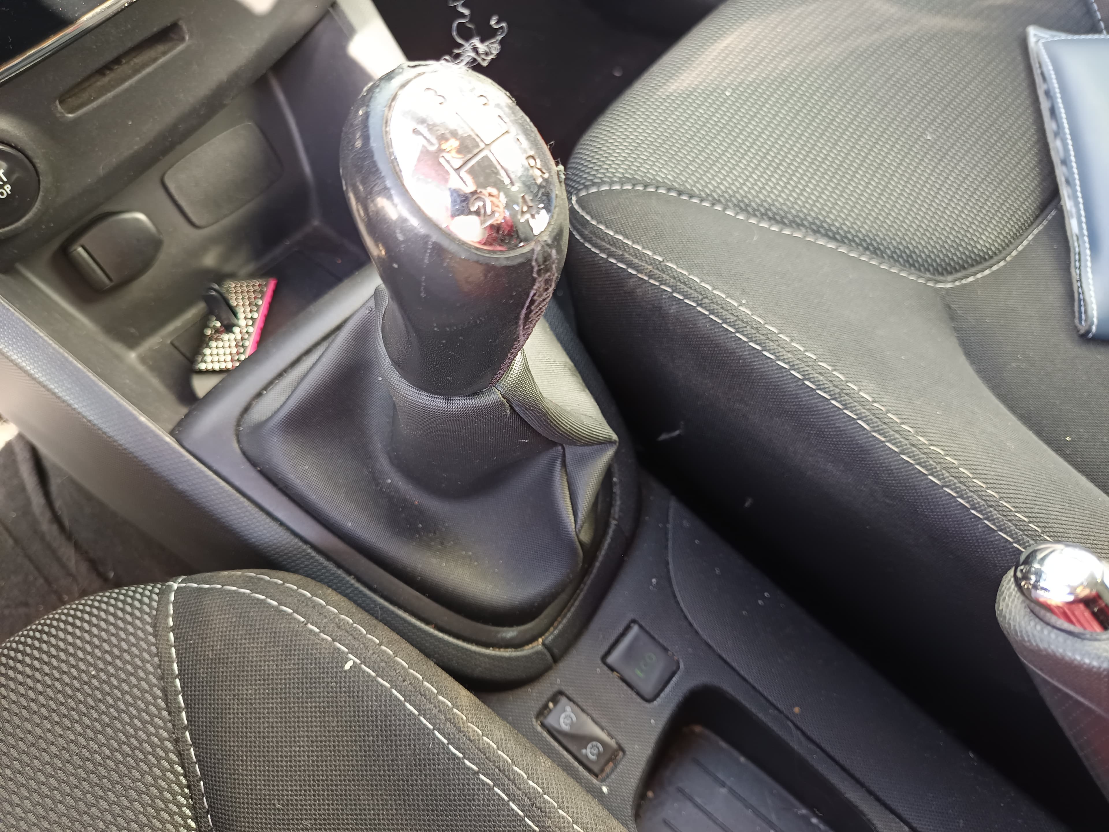 Renault Clio · Année 2014 — image 43