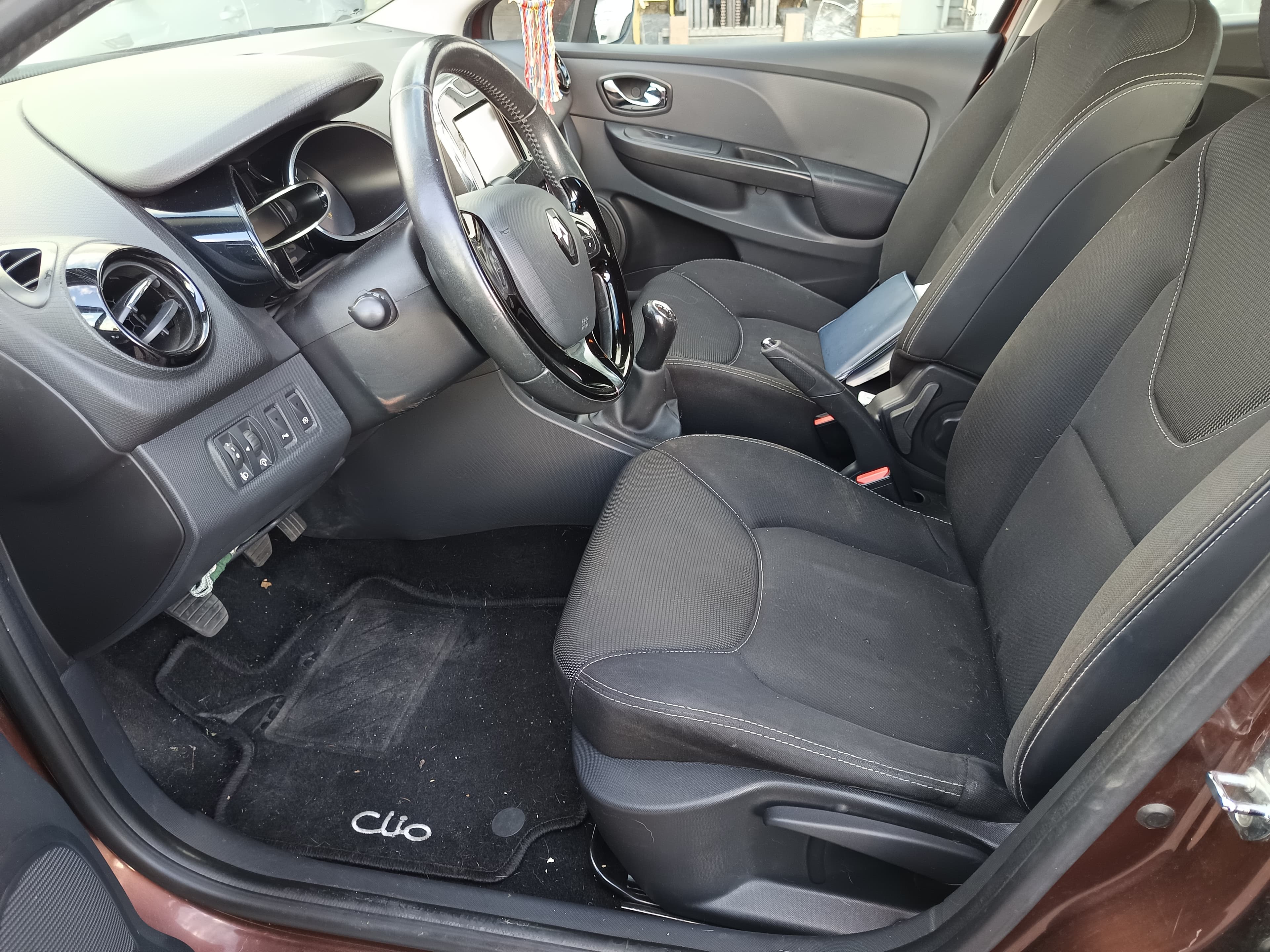 Renault Clio · Année 2014 — image 31