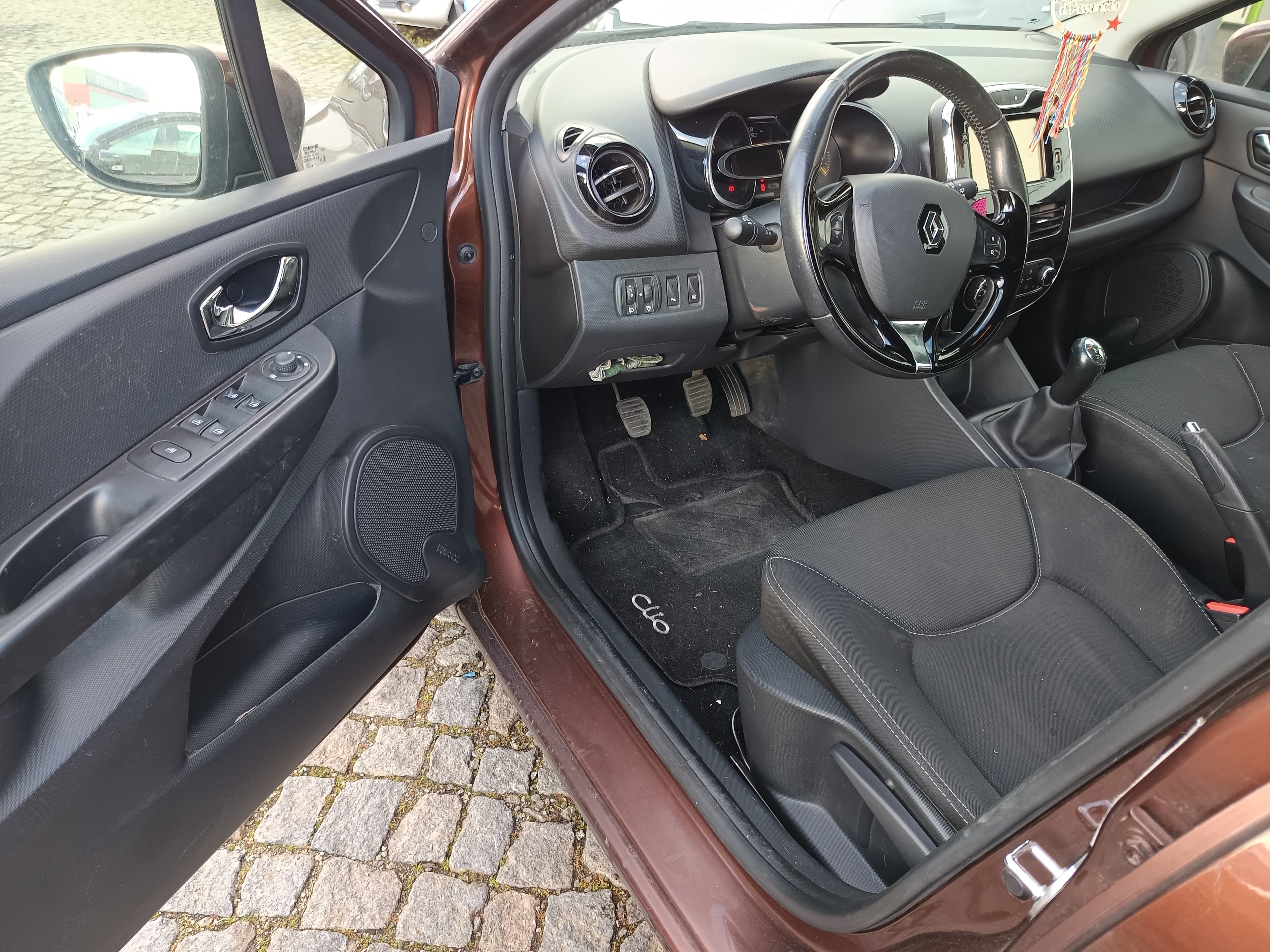 Renault Clio · Année 2014 — image 29
