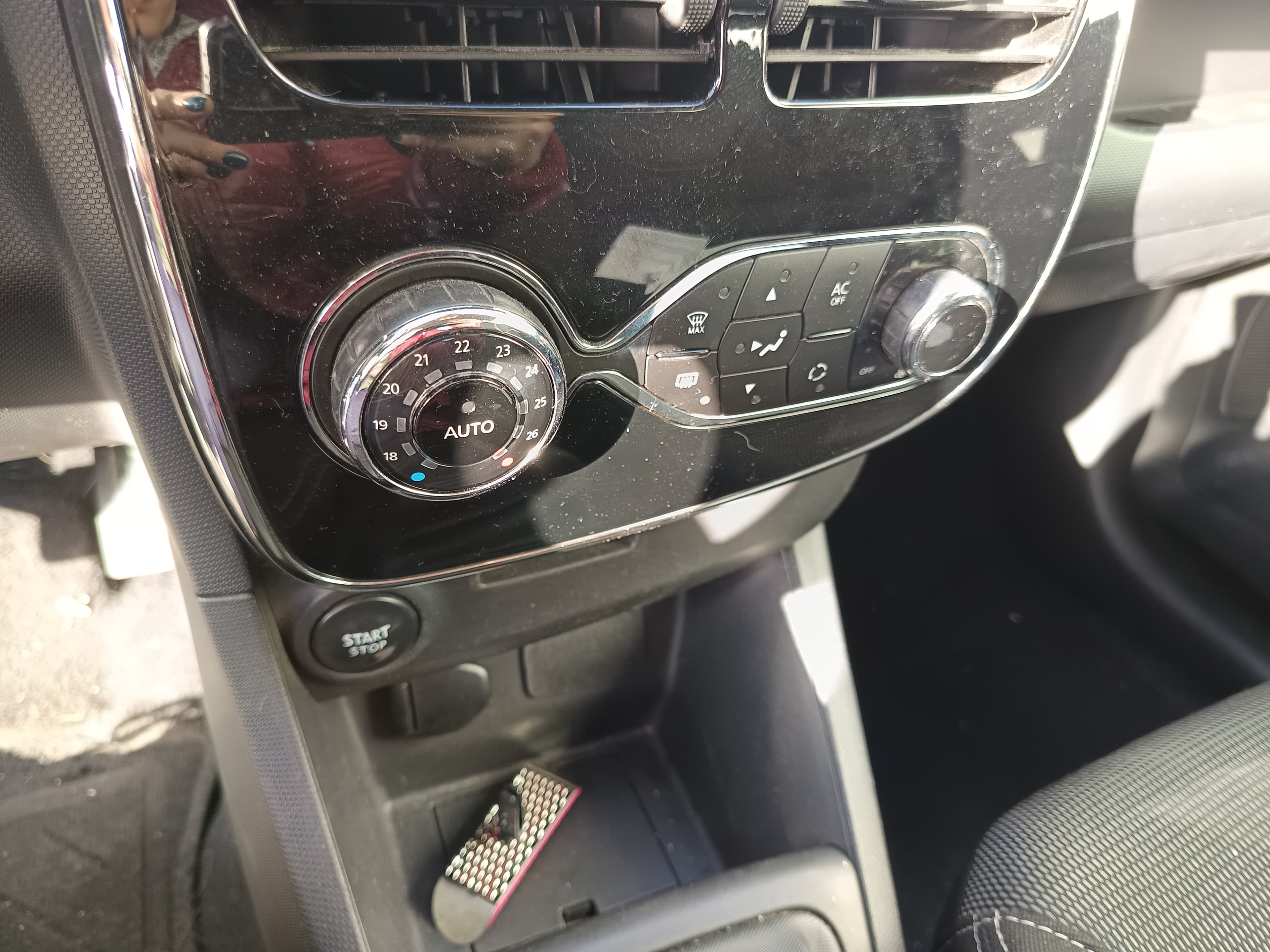 Renault Clio · Année 2014 — image 42