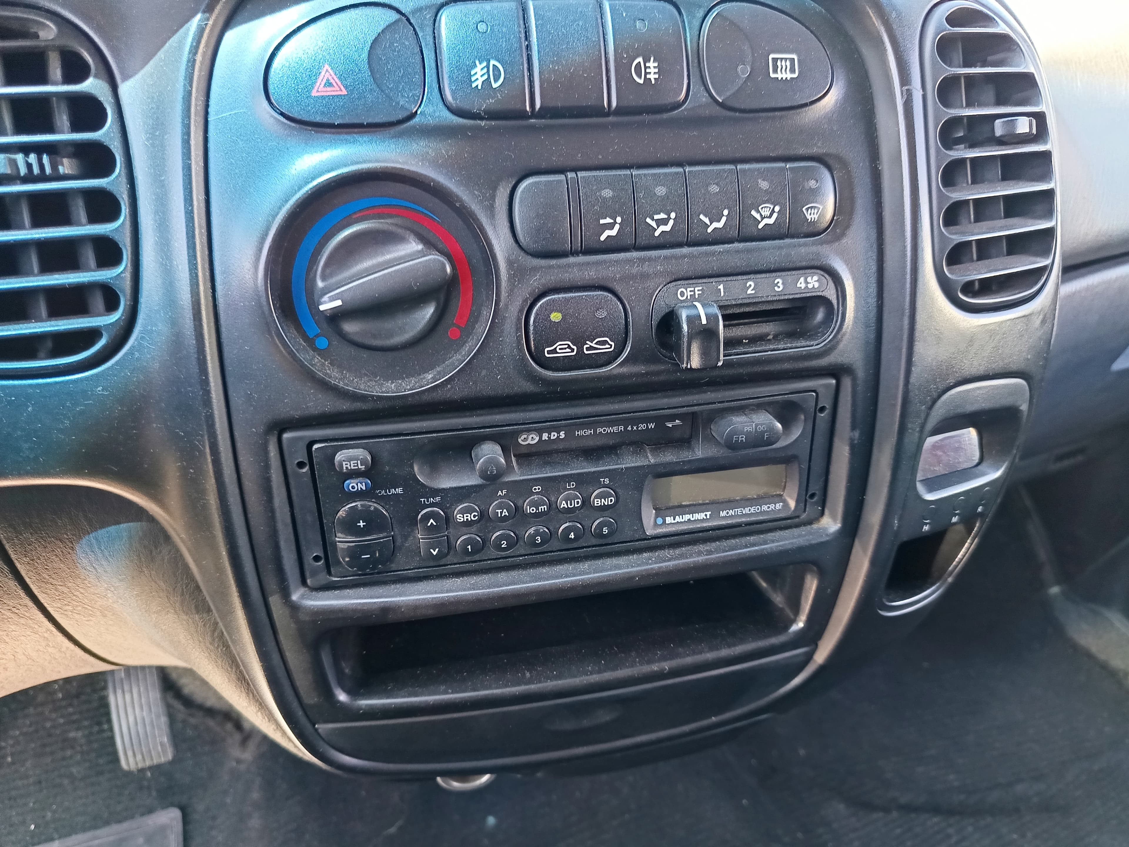Hyundai H1 · Ano 1998 — image 31