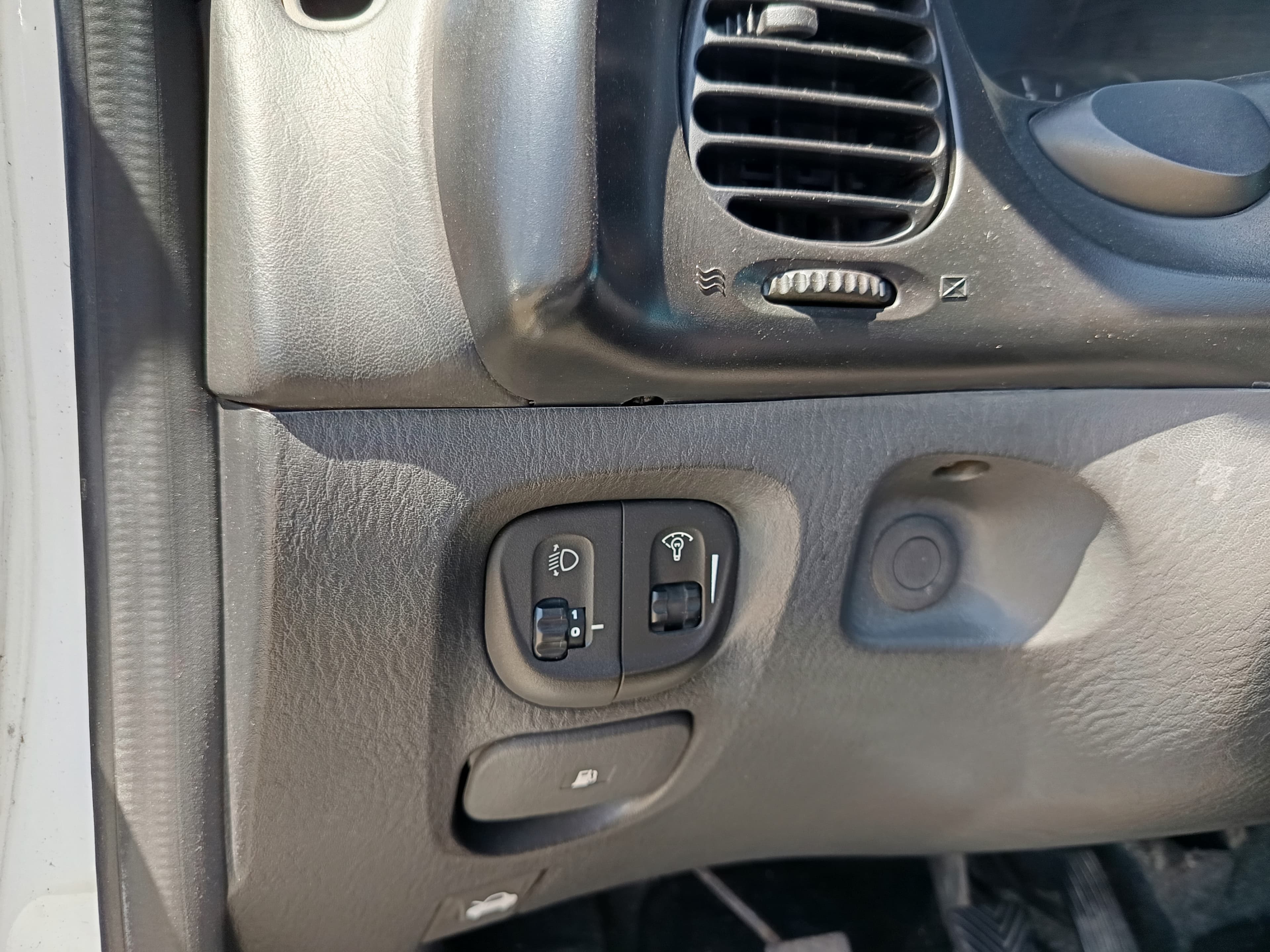 Hyundai H1 · Ano 1998 — image 36