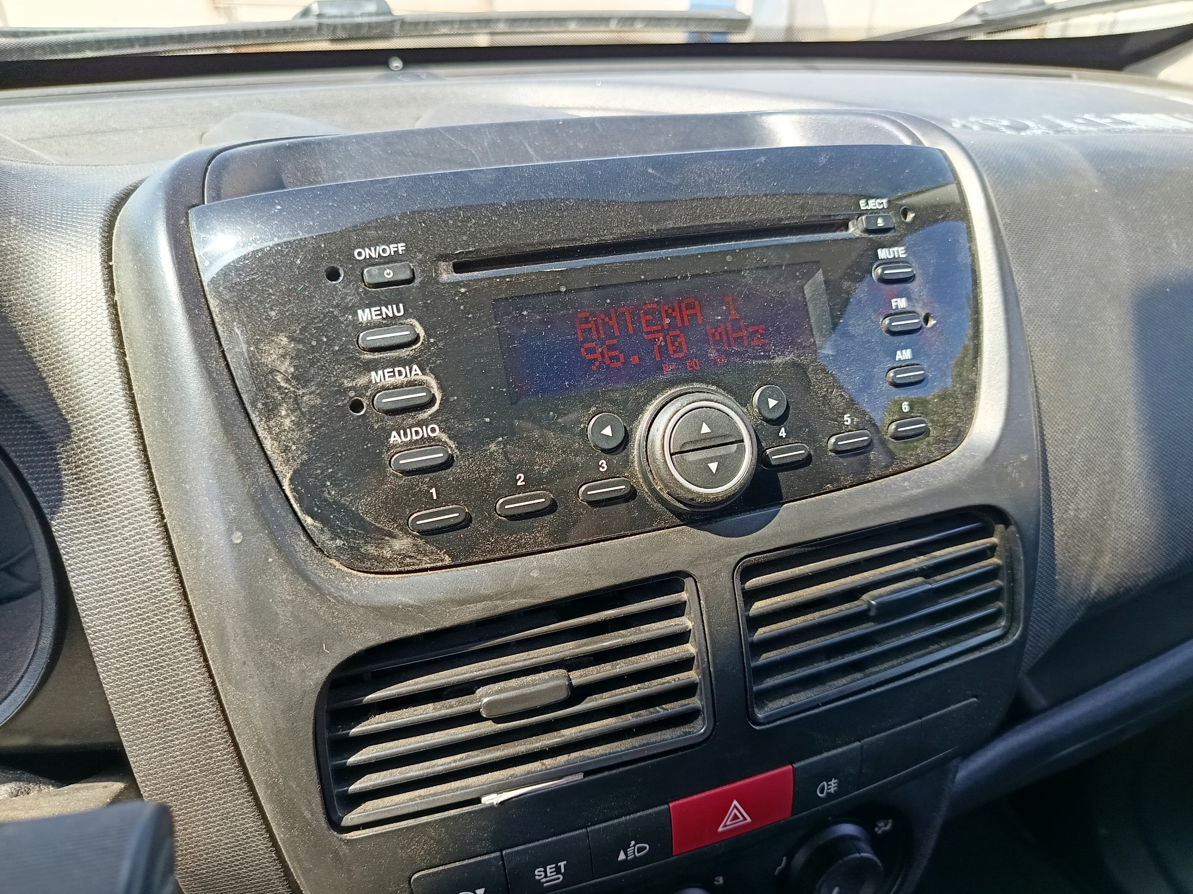 Opel Combo · Ano 2017 — image 40