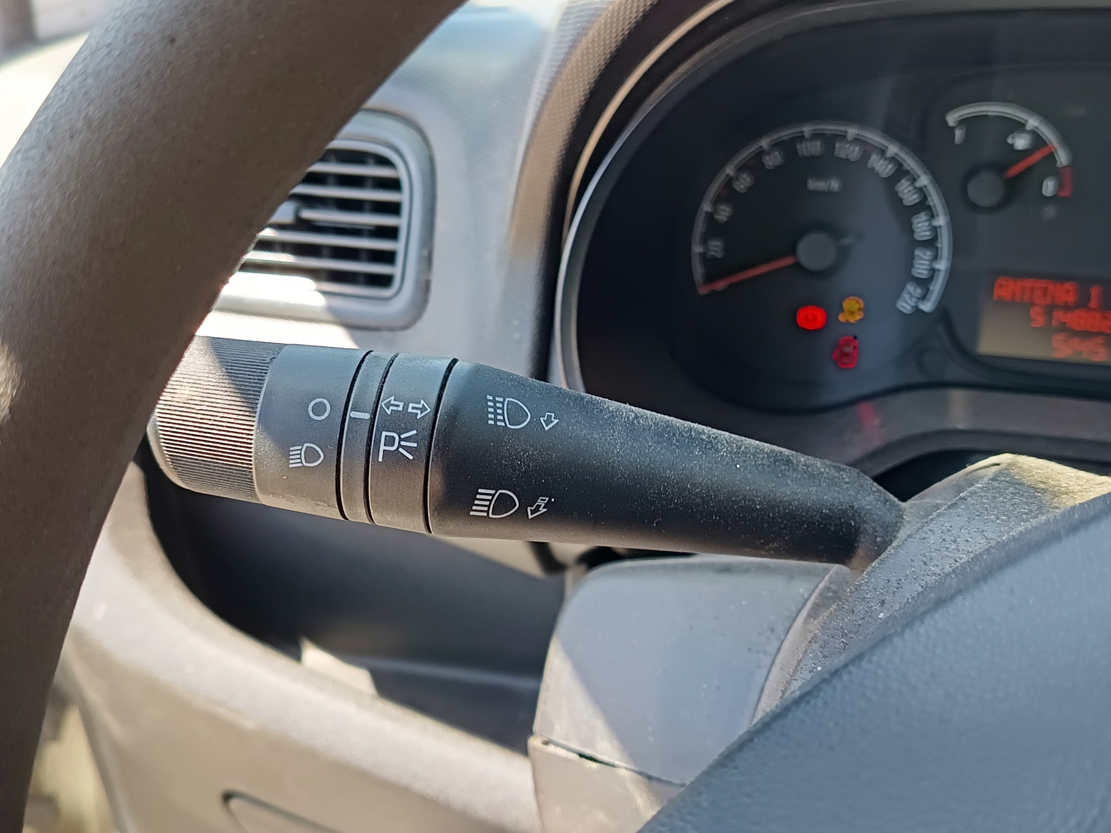 Opel Combo · Ano 2017 — image 37