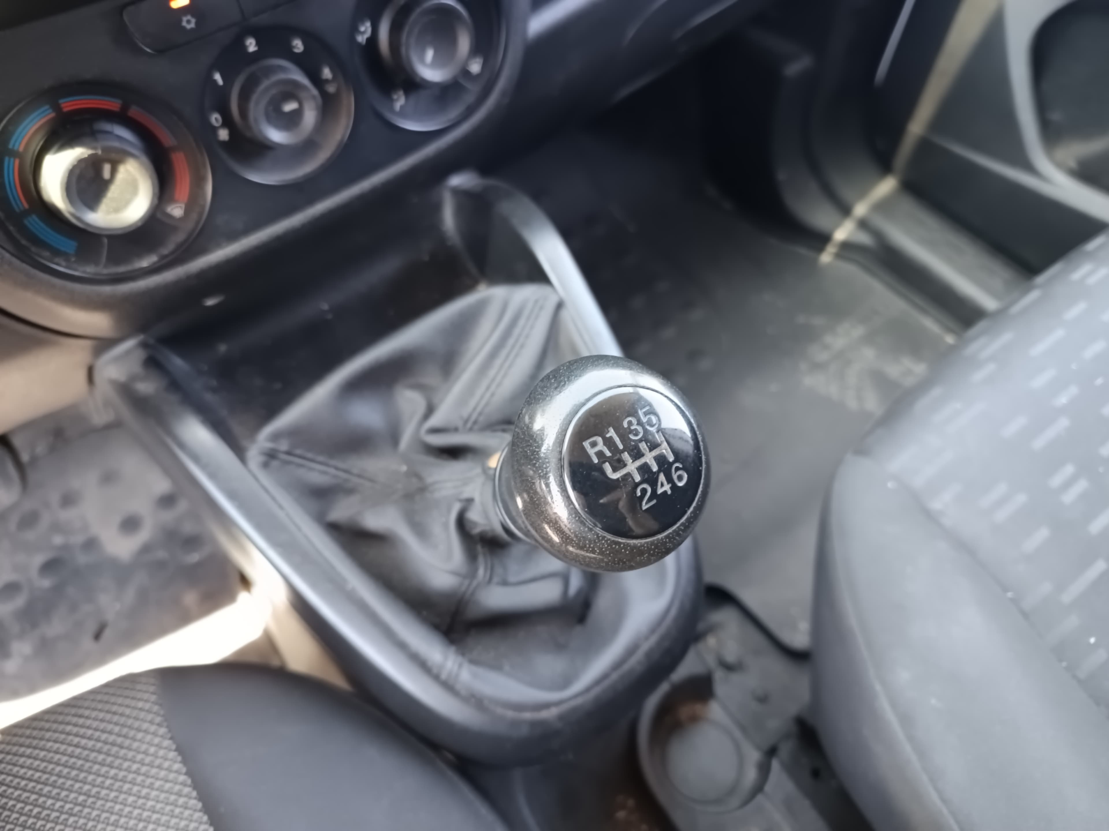 Opel Combo · Ano 2017 — image 33