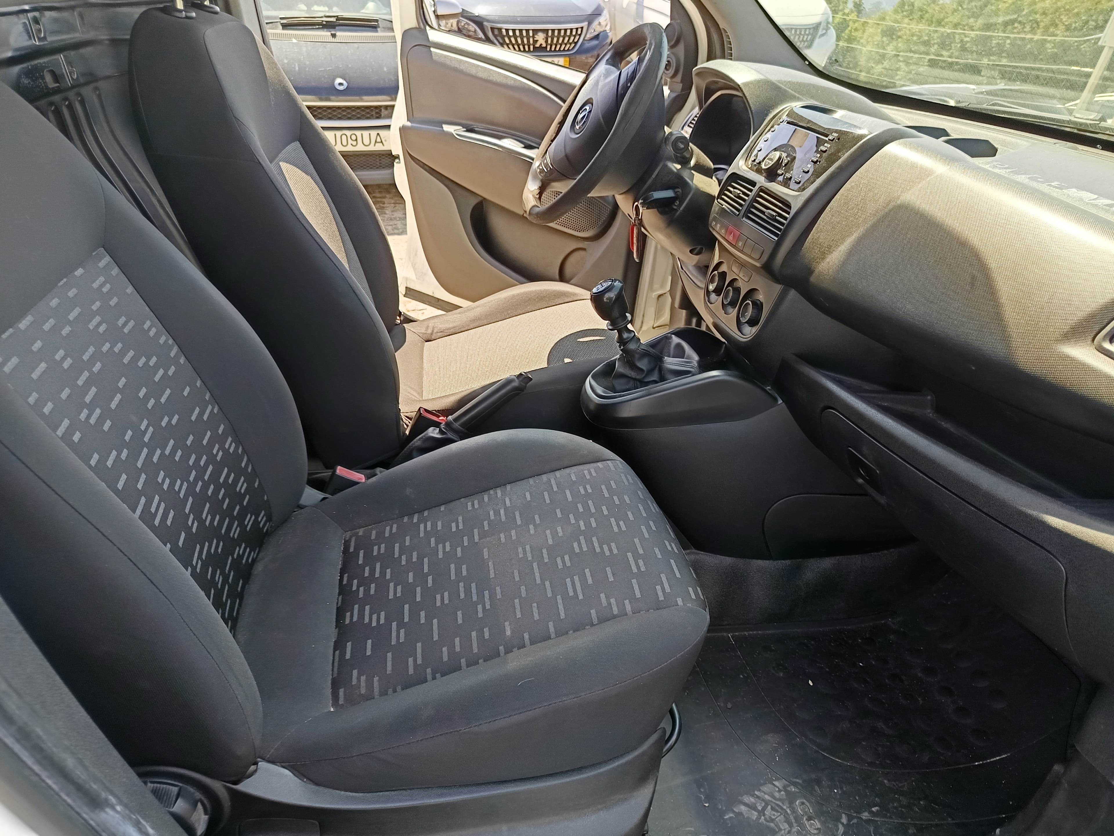 Opel Combo · Ano 2017 — image 26