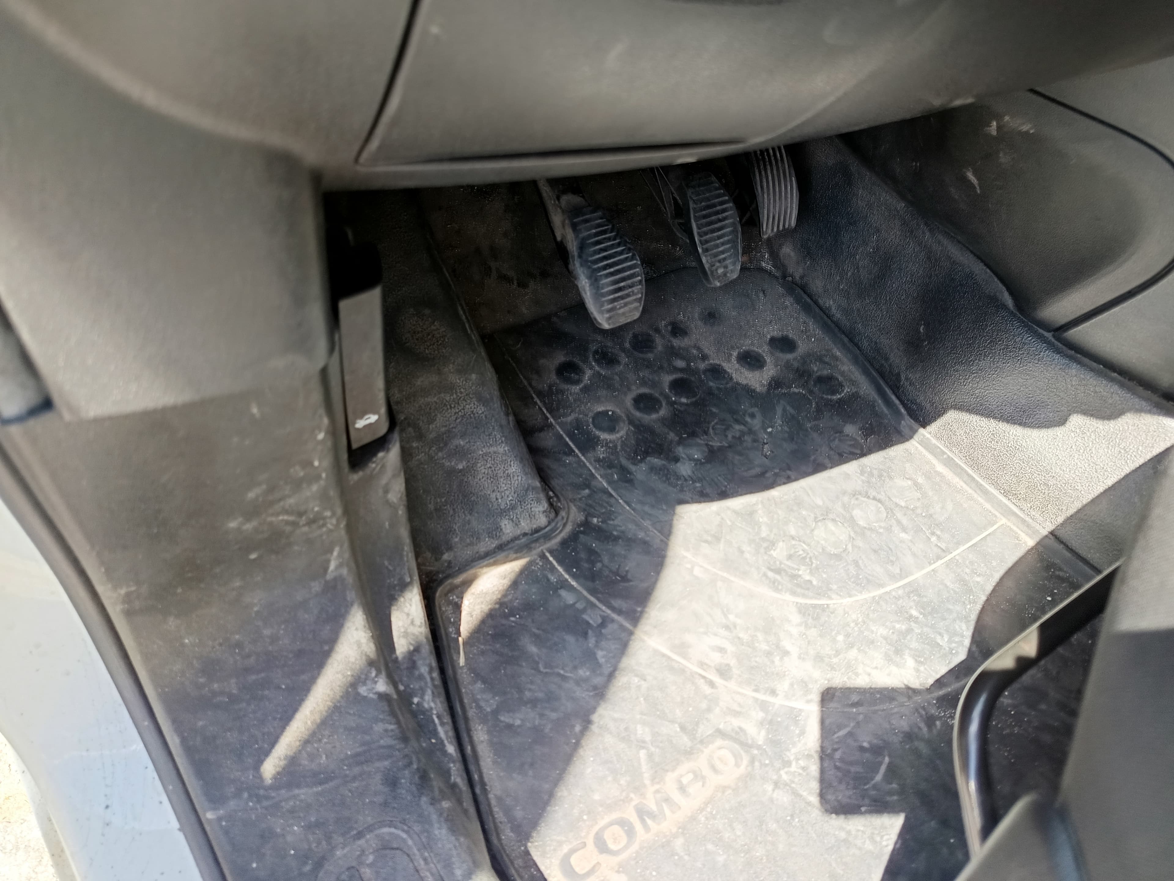 Opel Combo · Ano 2017 — image 30
