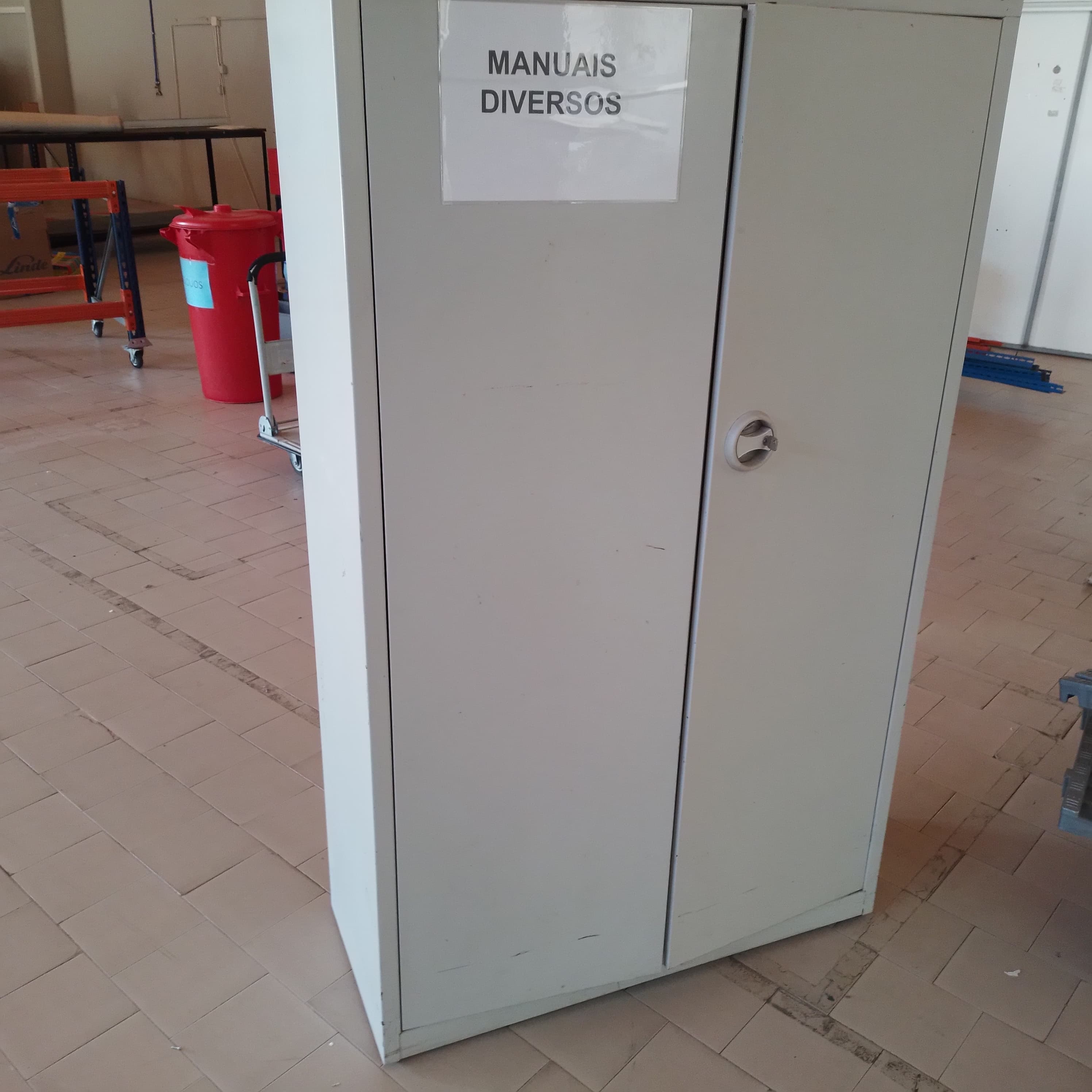 Equipamentos Industriais e de Escritório — imagem 45