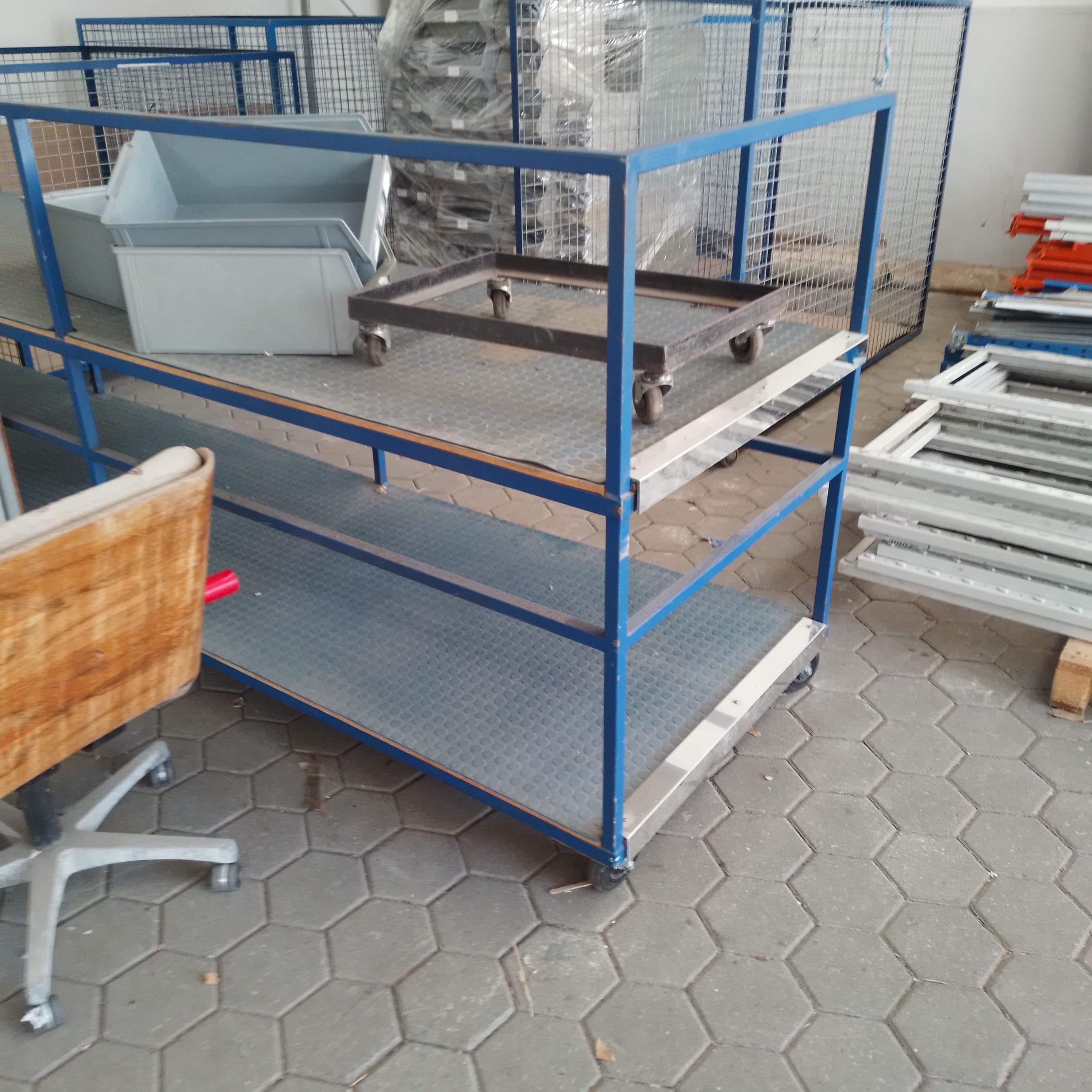 Equipamentos Industriais e de Escritório — imagem 37