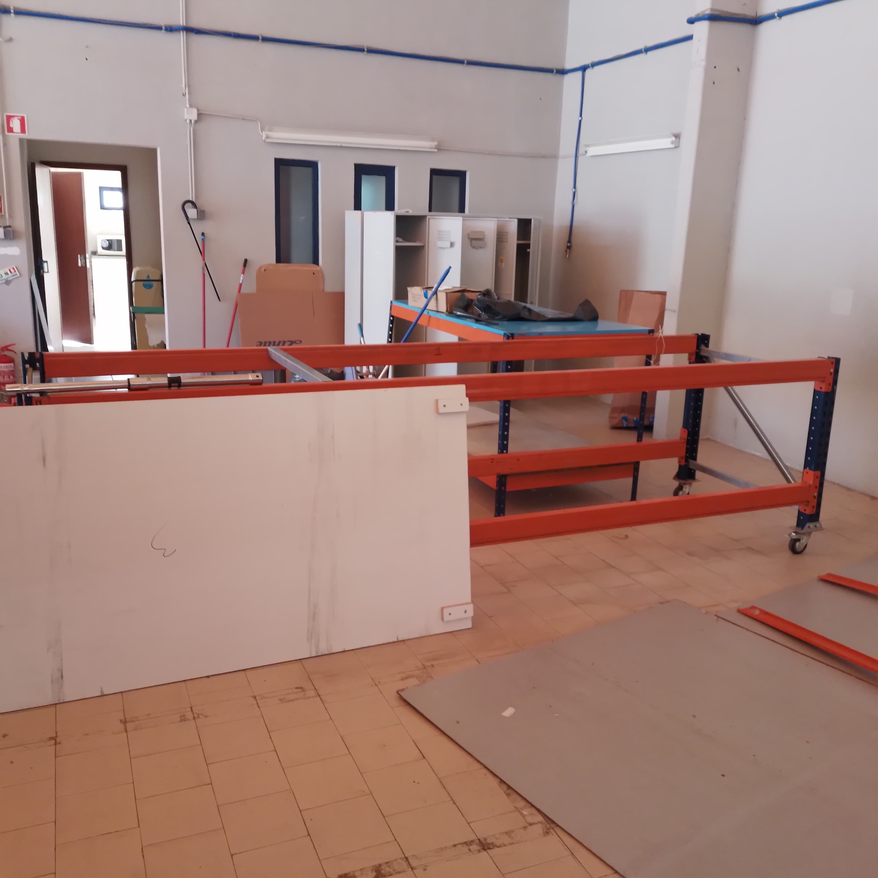 Equipamentos Industriais e de Escritório — imagem 42