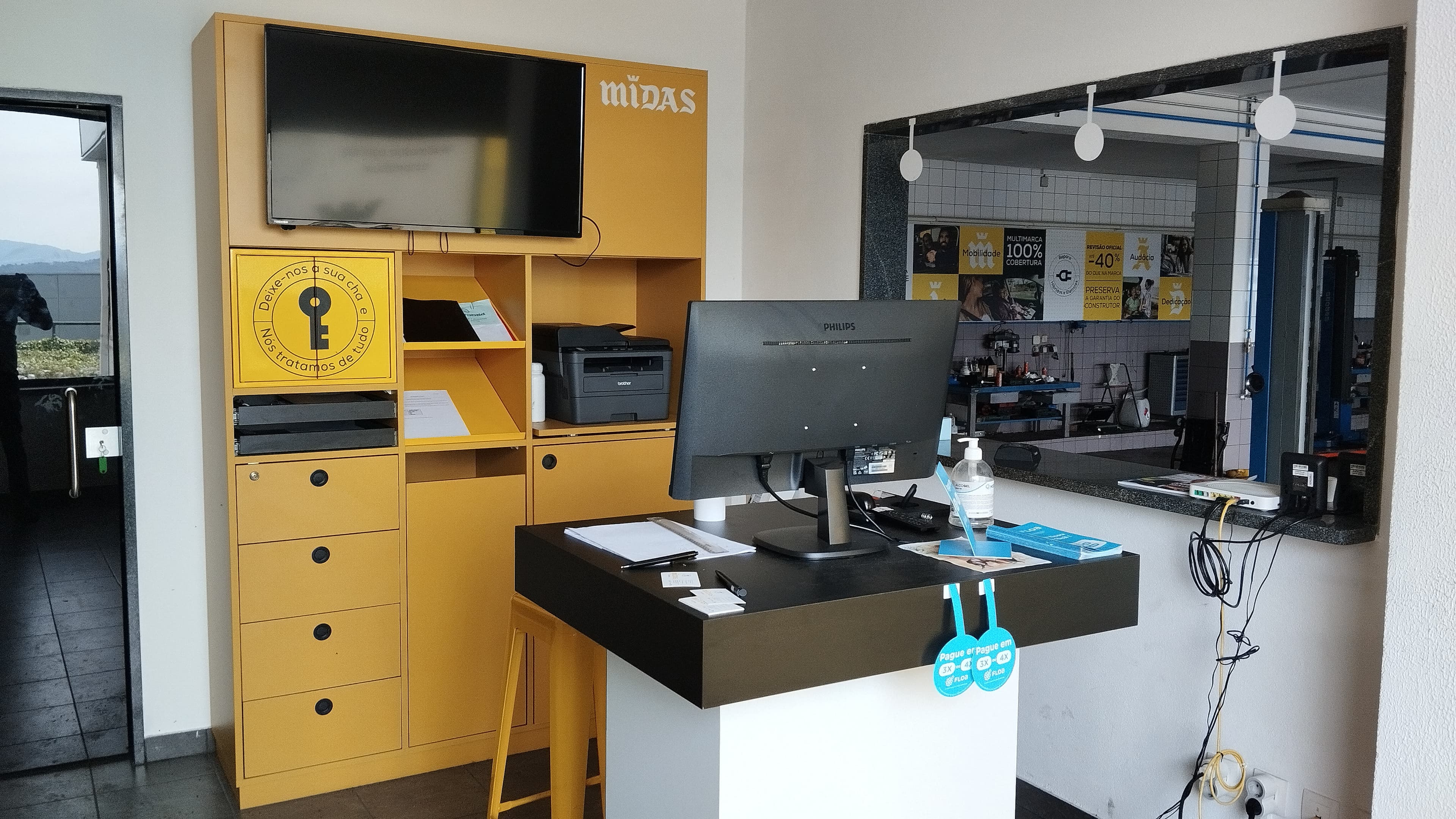 Mobiliário e Equipamentos de Receção