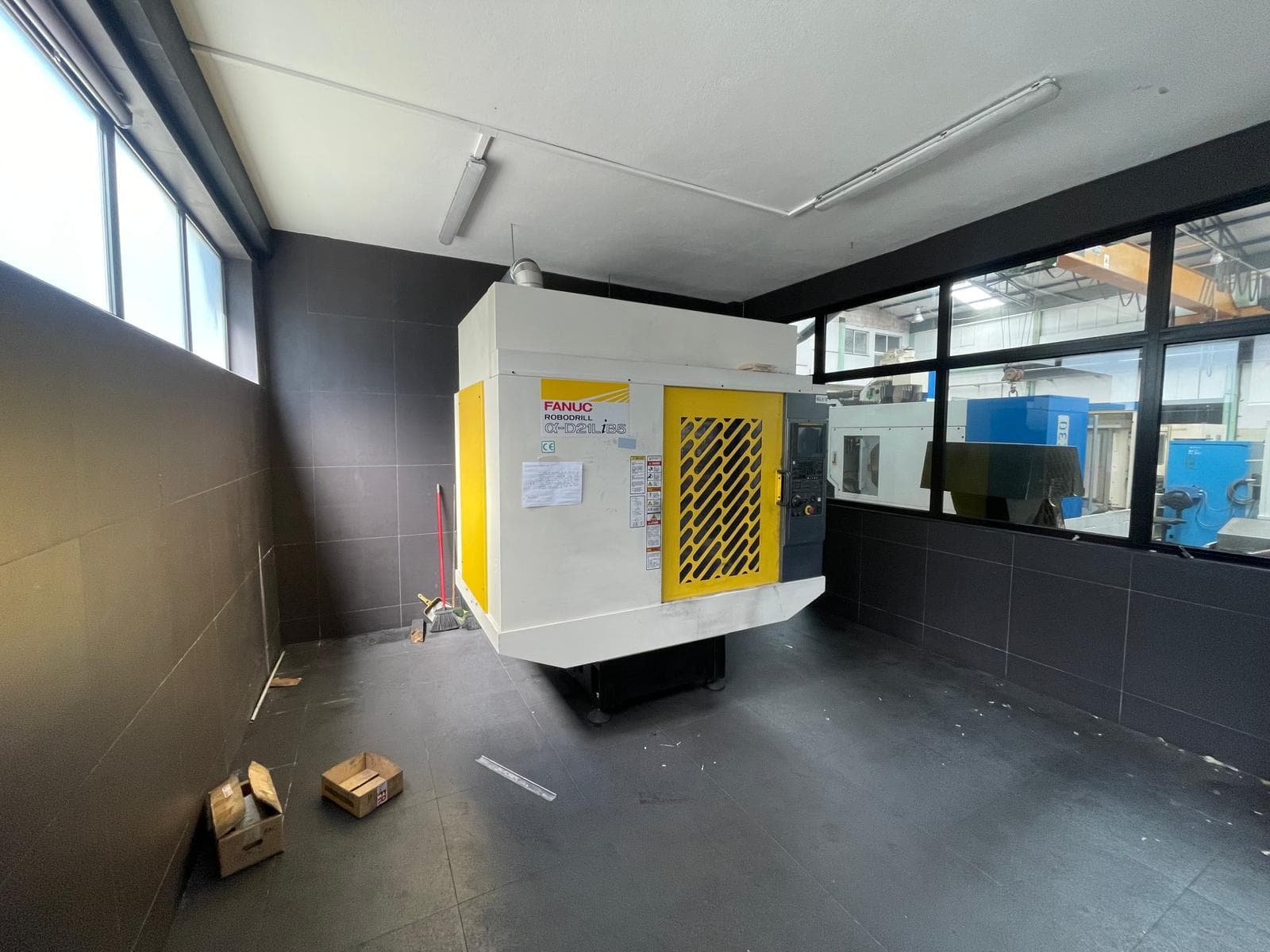 Máquina de CNC Fanuc — image 2