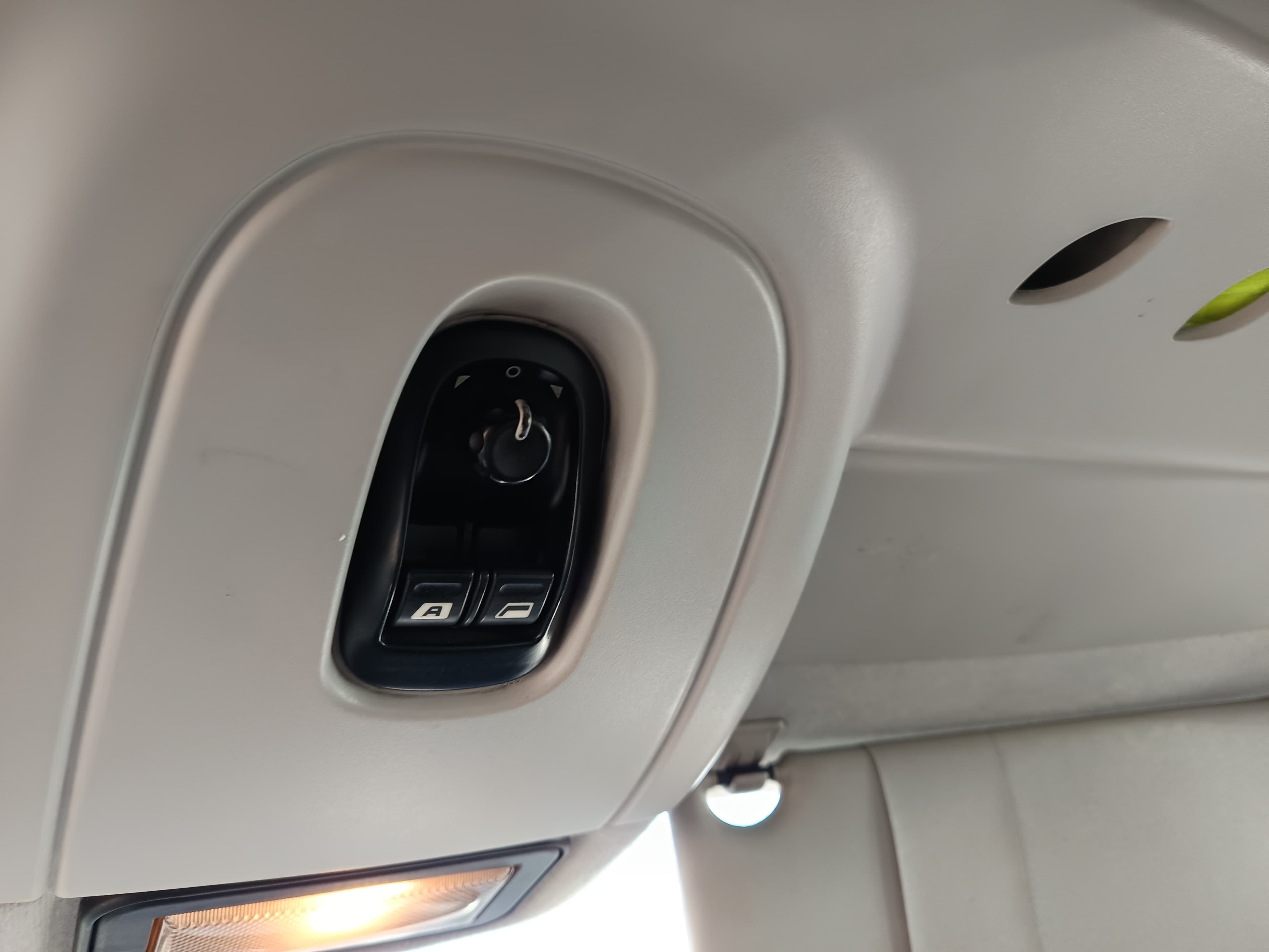 Peugeot Expert · Ano 2004 — image 31