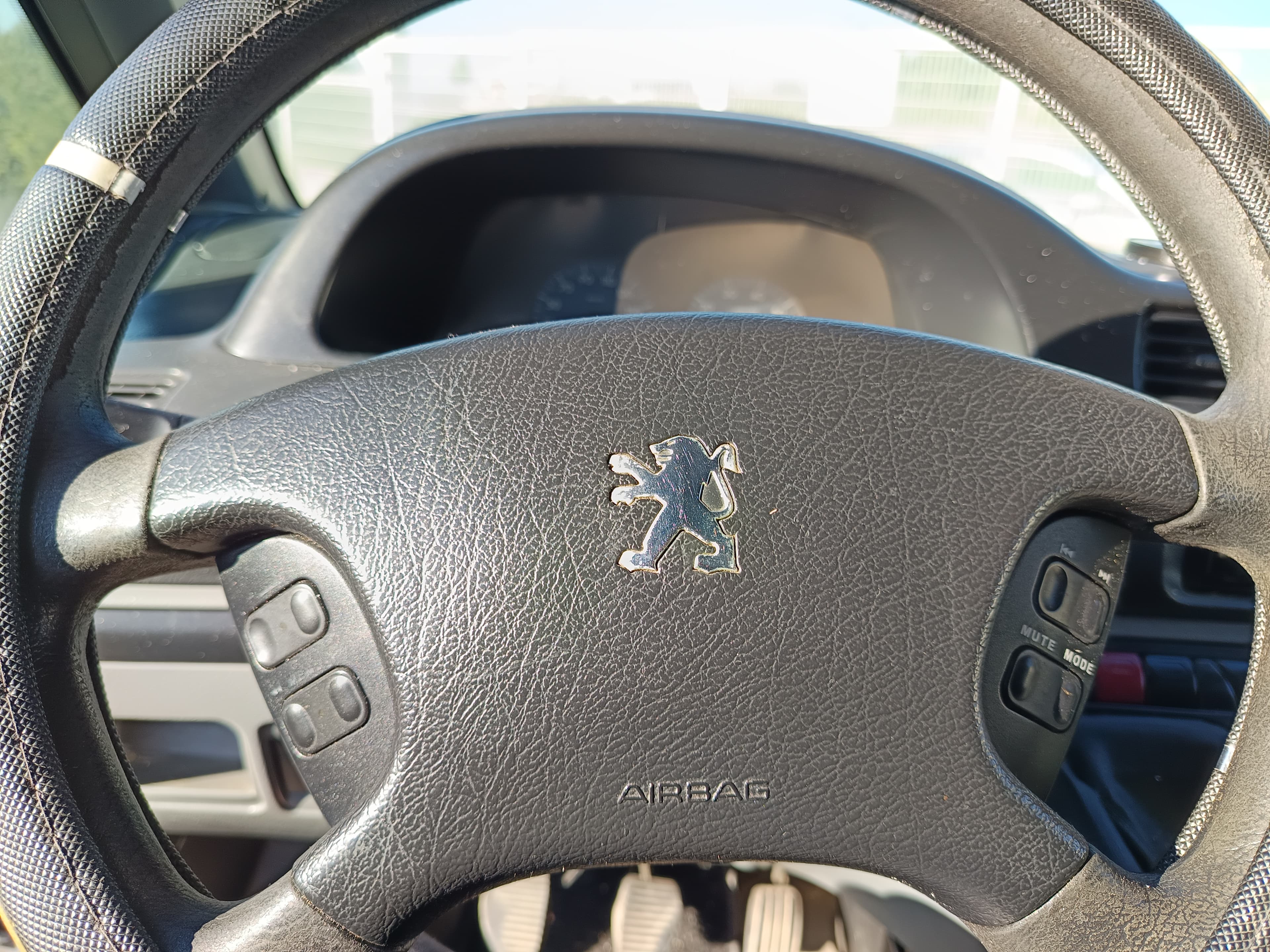 Peugeot Expert · Ano 2004 — image 25