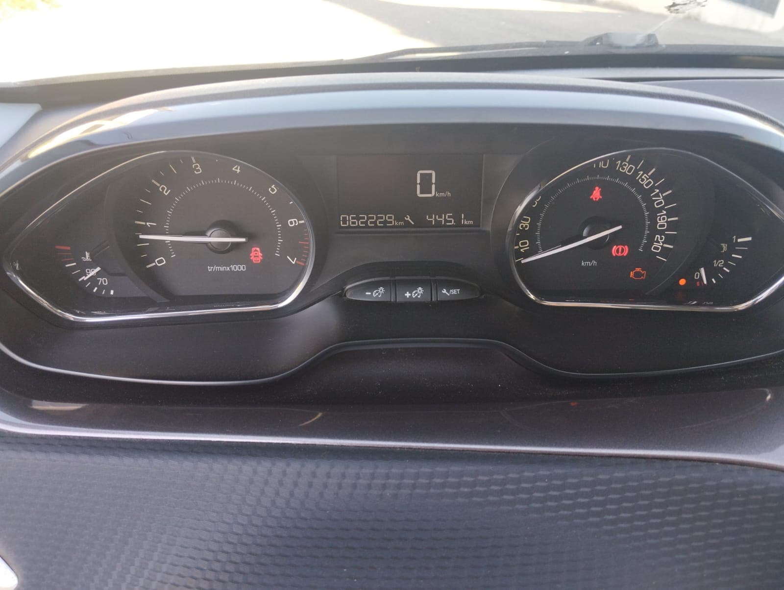 Peugeot 2008 · Ano 2014 — imagem 12