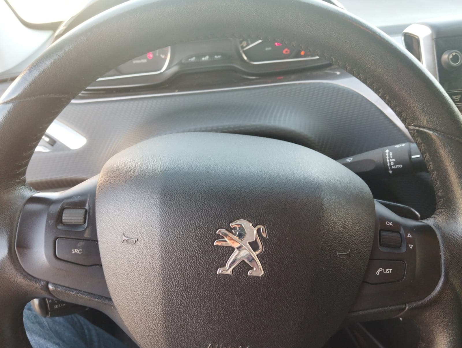 Peugeot 2008 · Ano 2014 — imagem 11