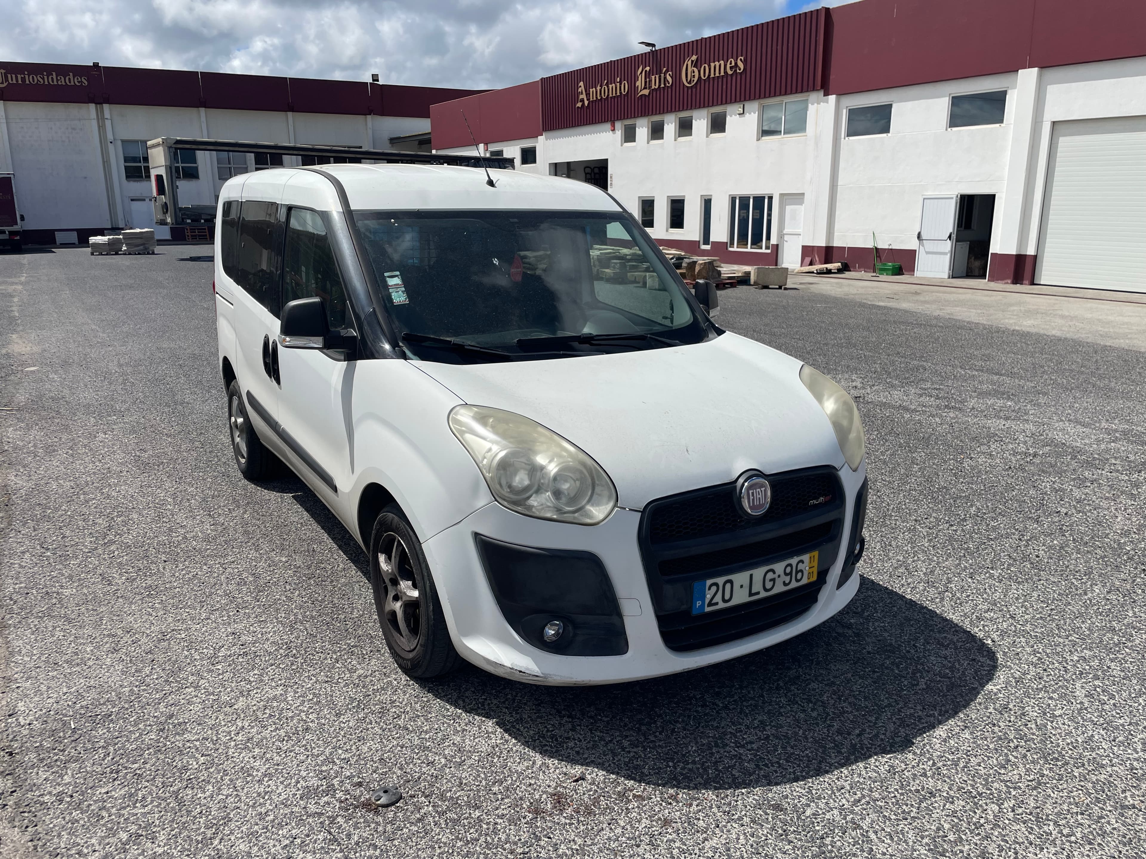 Fiat Doblo · Ano 2011 — imagen 3