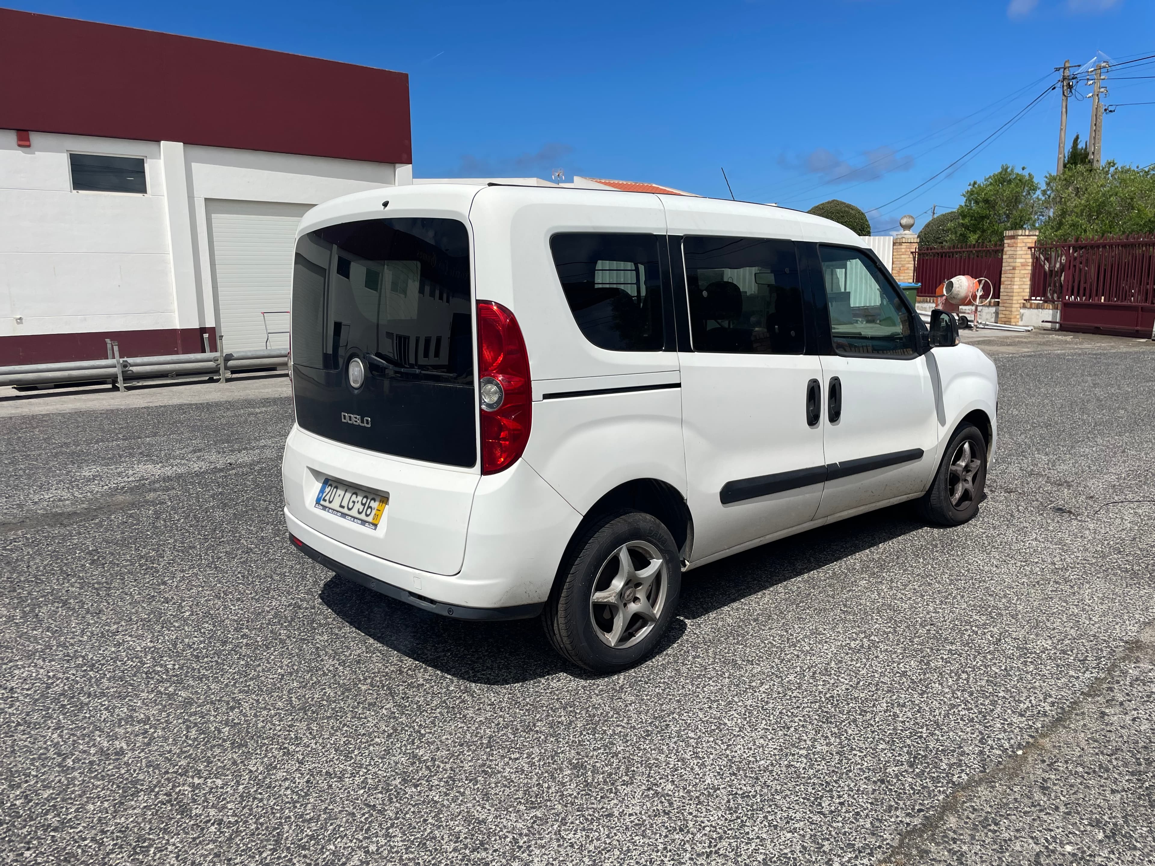 Fiat Doblo · Ano 2011 — imagen 5