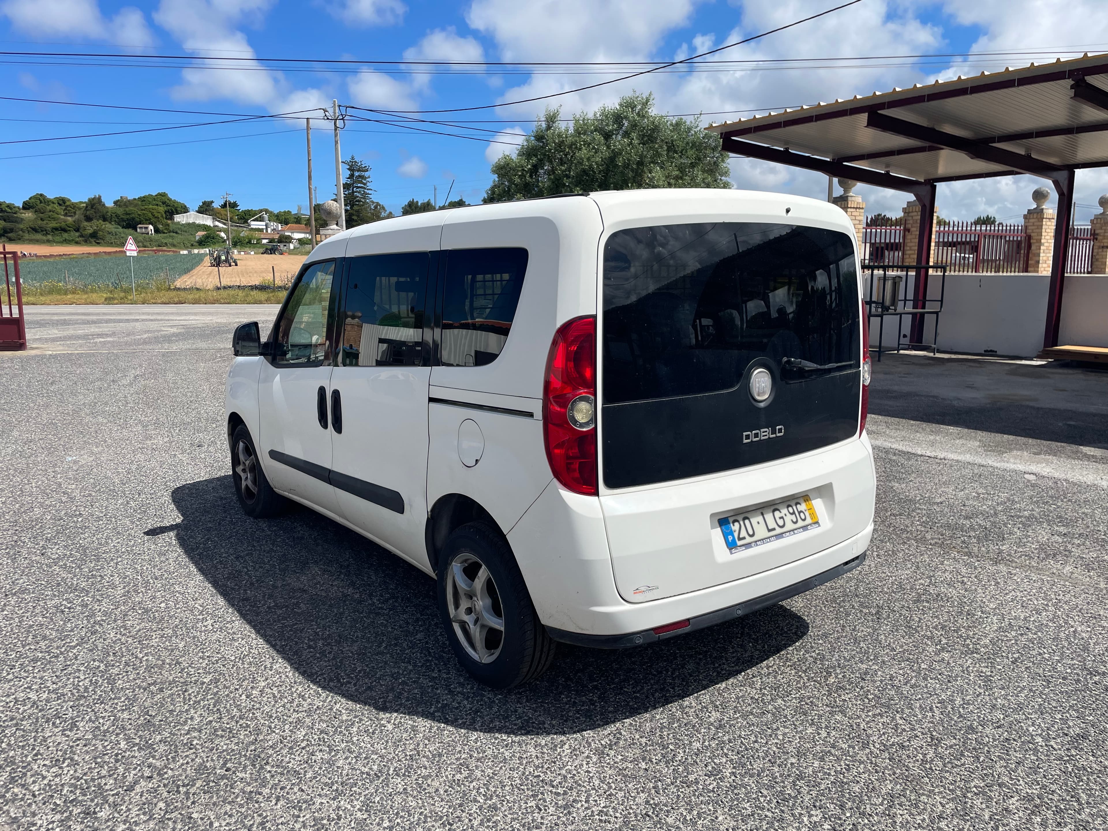 Fiat Doblo · Ano 2011 — imagen 7