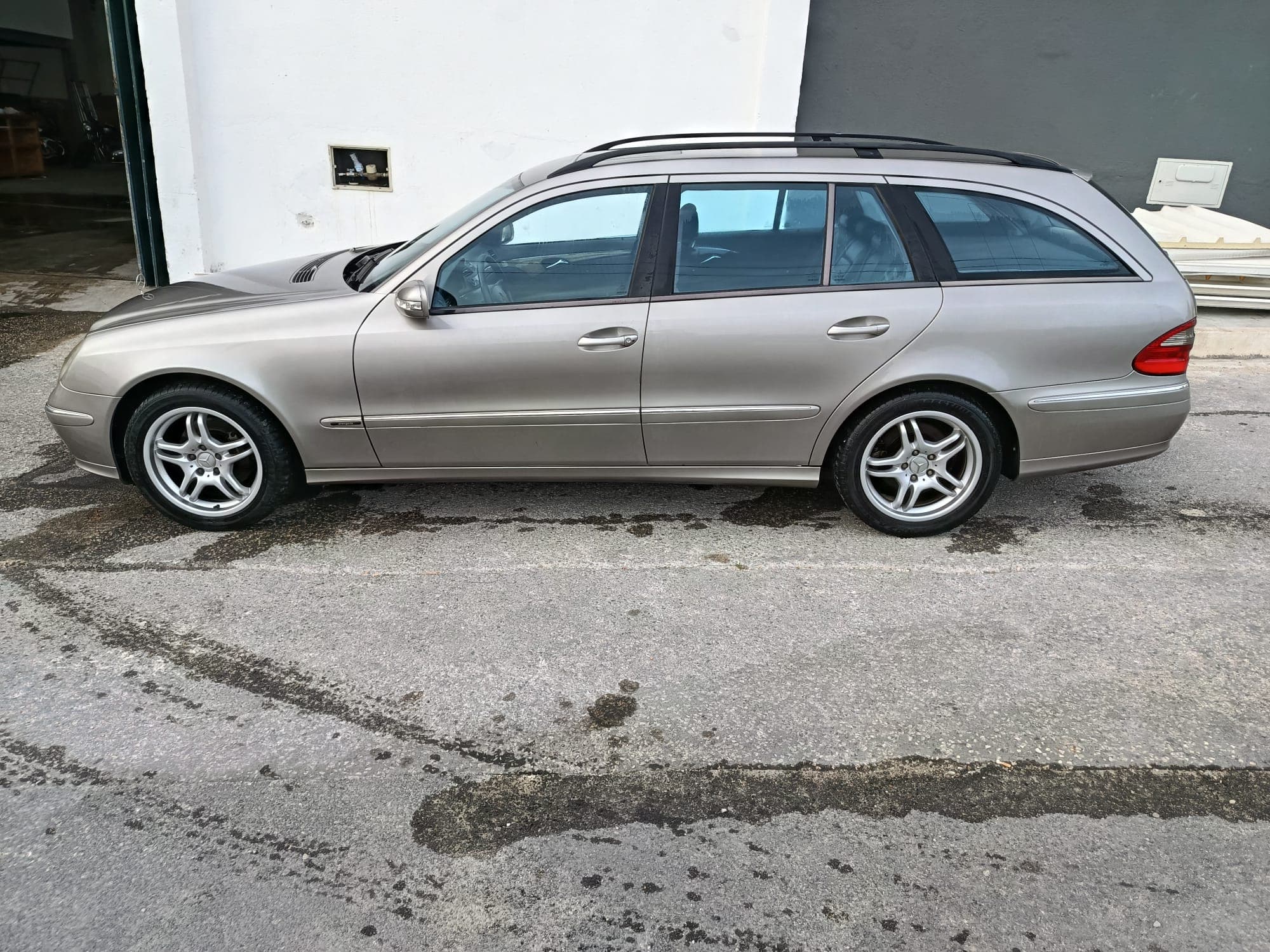 Mercedes-Benz E 320 CDi · Ano 2003 — imagen 7
