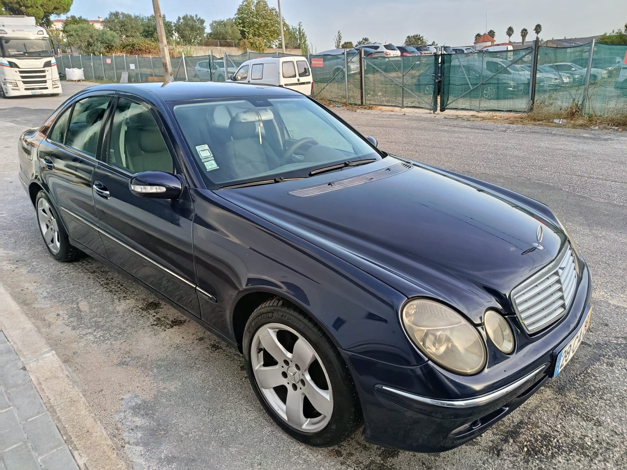 Mercedes-Benz E 220 CDi · Ano 2003 — imagen 3