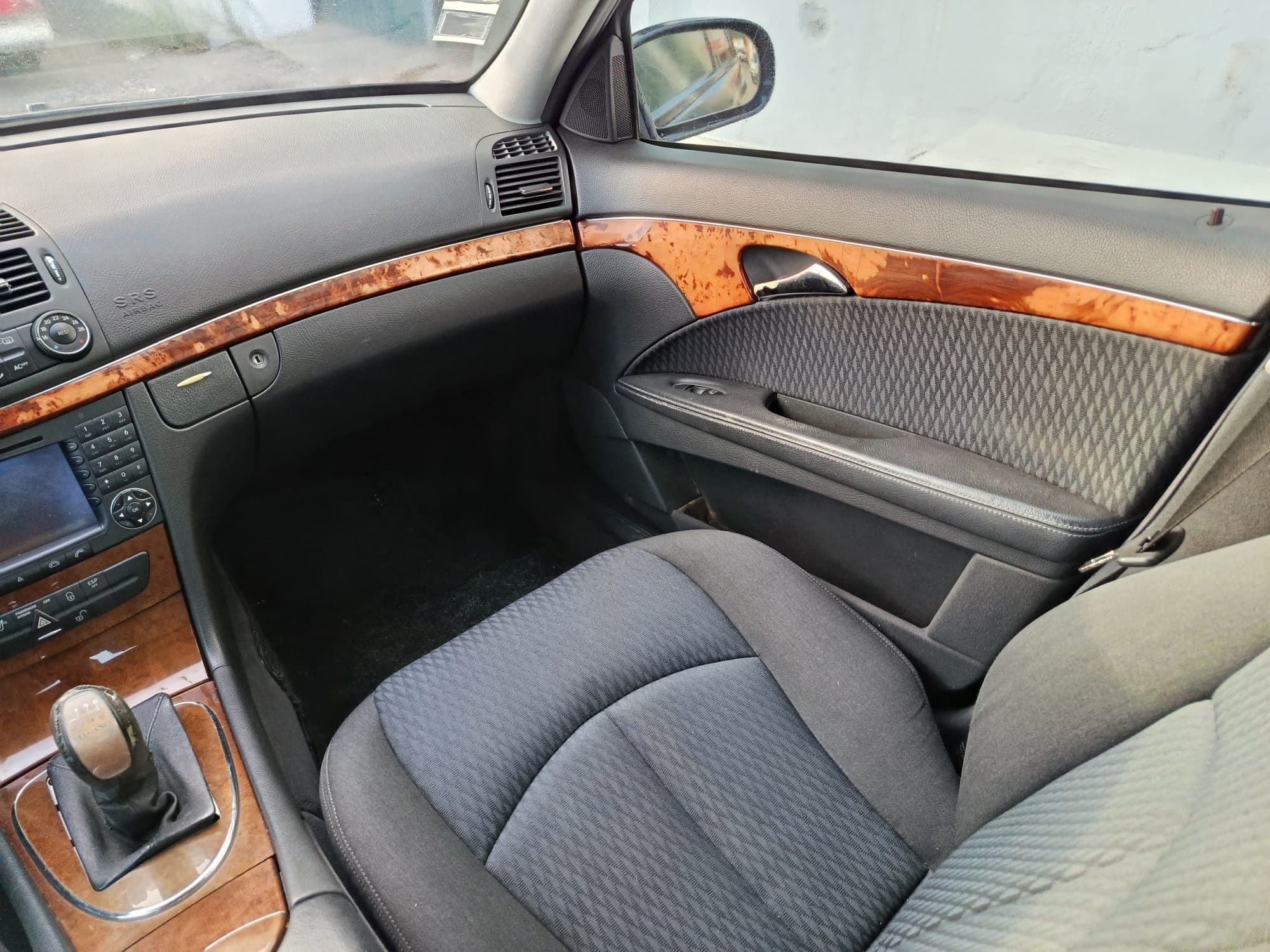Mercedes-Benz E 220 CDi · Ano 2003 — imagen 17