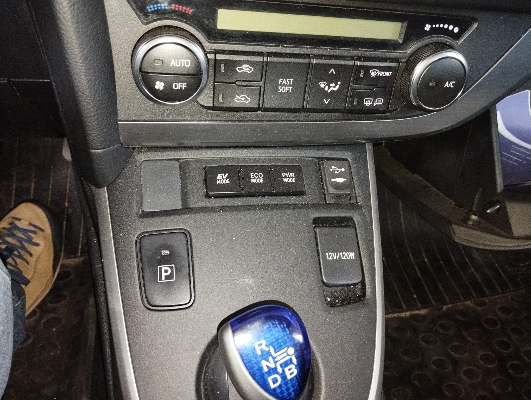 Toyota Auris · Ano 2013 — imagem 13