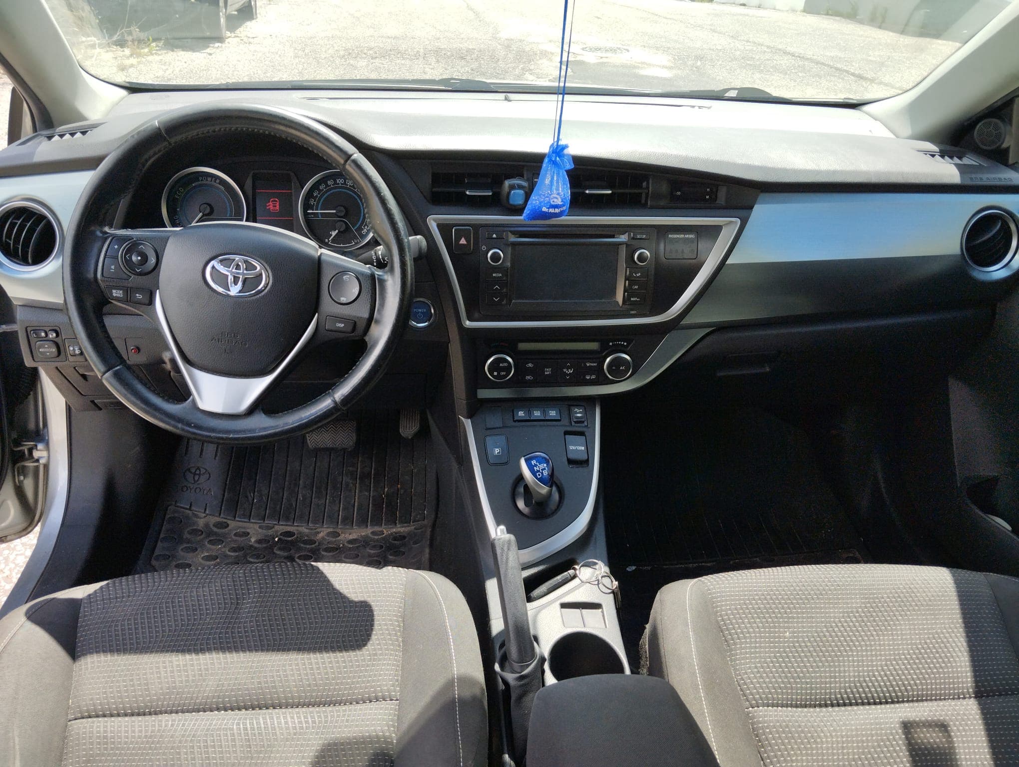 Toyota Auris · Ano 2013 — imagem 23