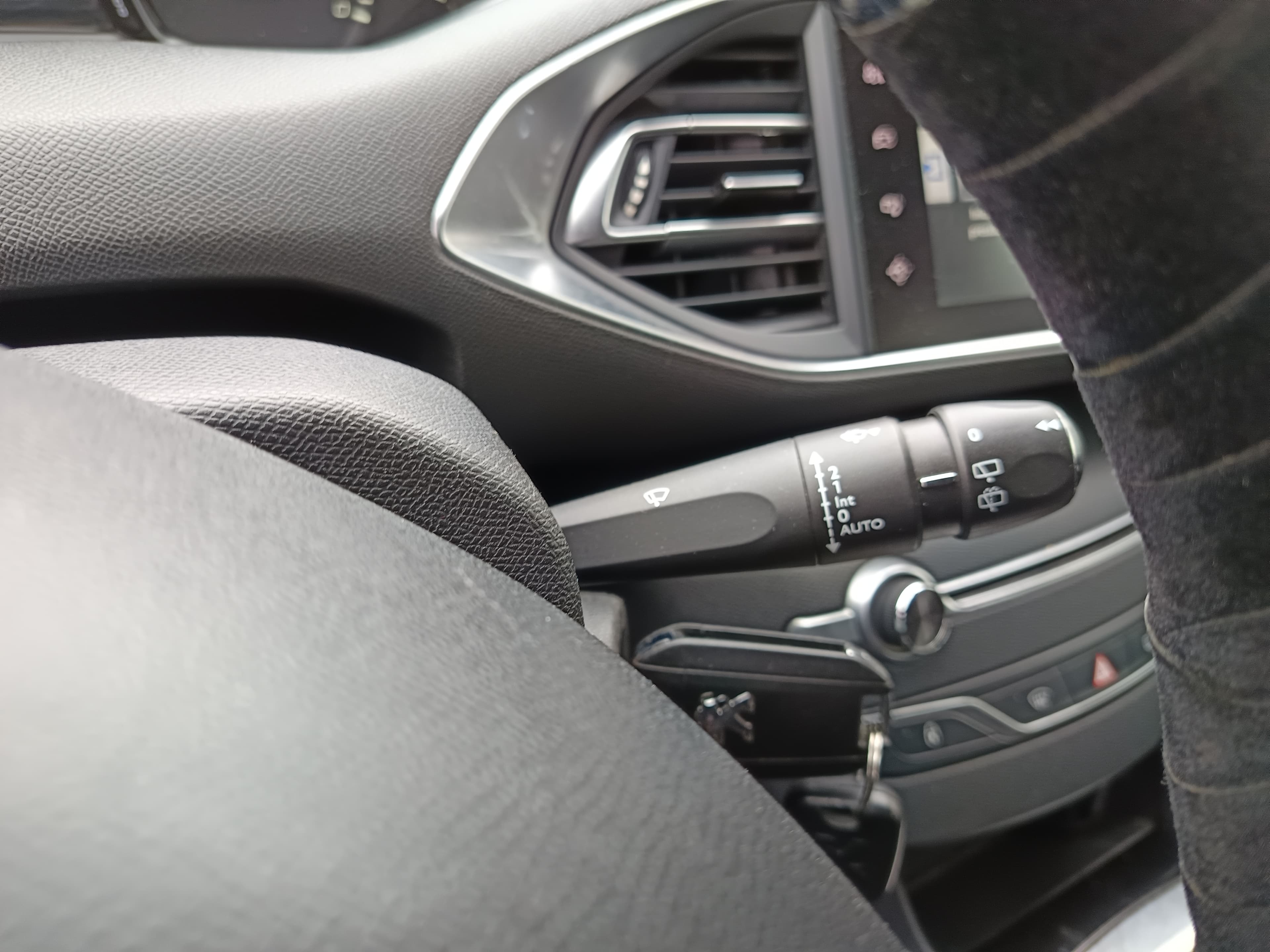 Peugeot 308 · Ano 2015 — imagem 43