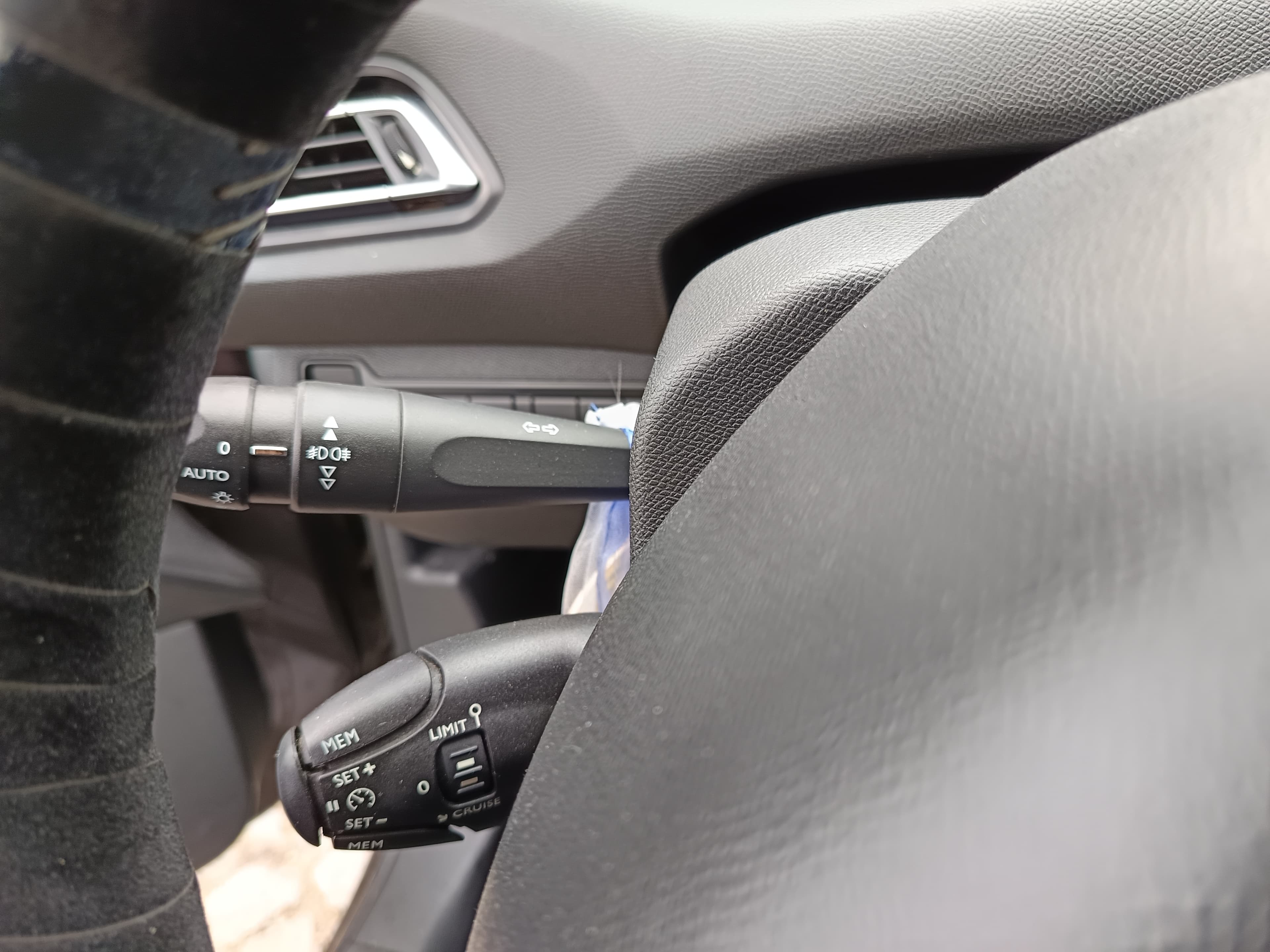 Peugeot 308 · Ano 2015 — imagem 44