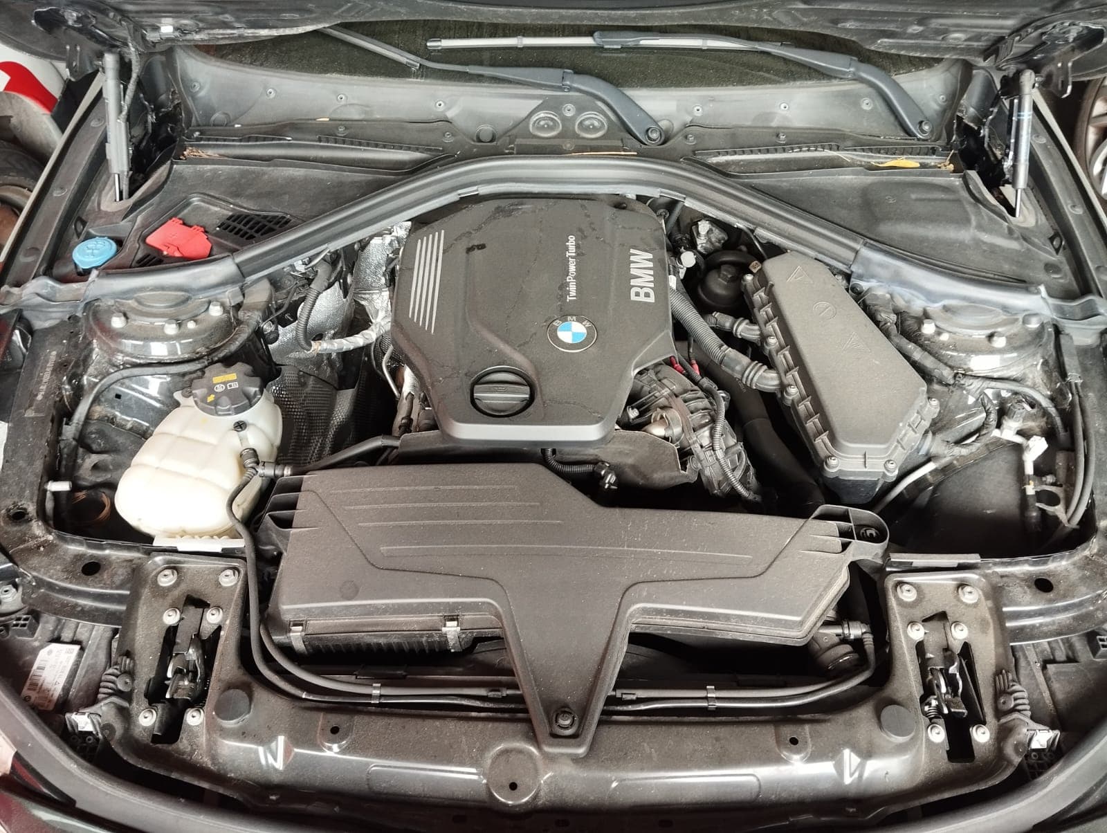 BMW 320d · Ano 2018 — imagem 12