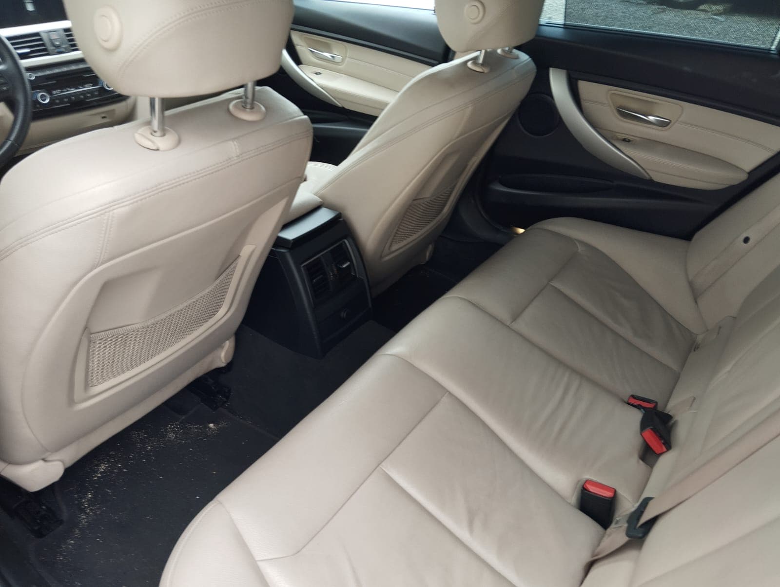 BMW 320d · Ano 2018 — imagem 25