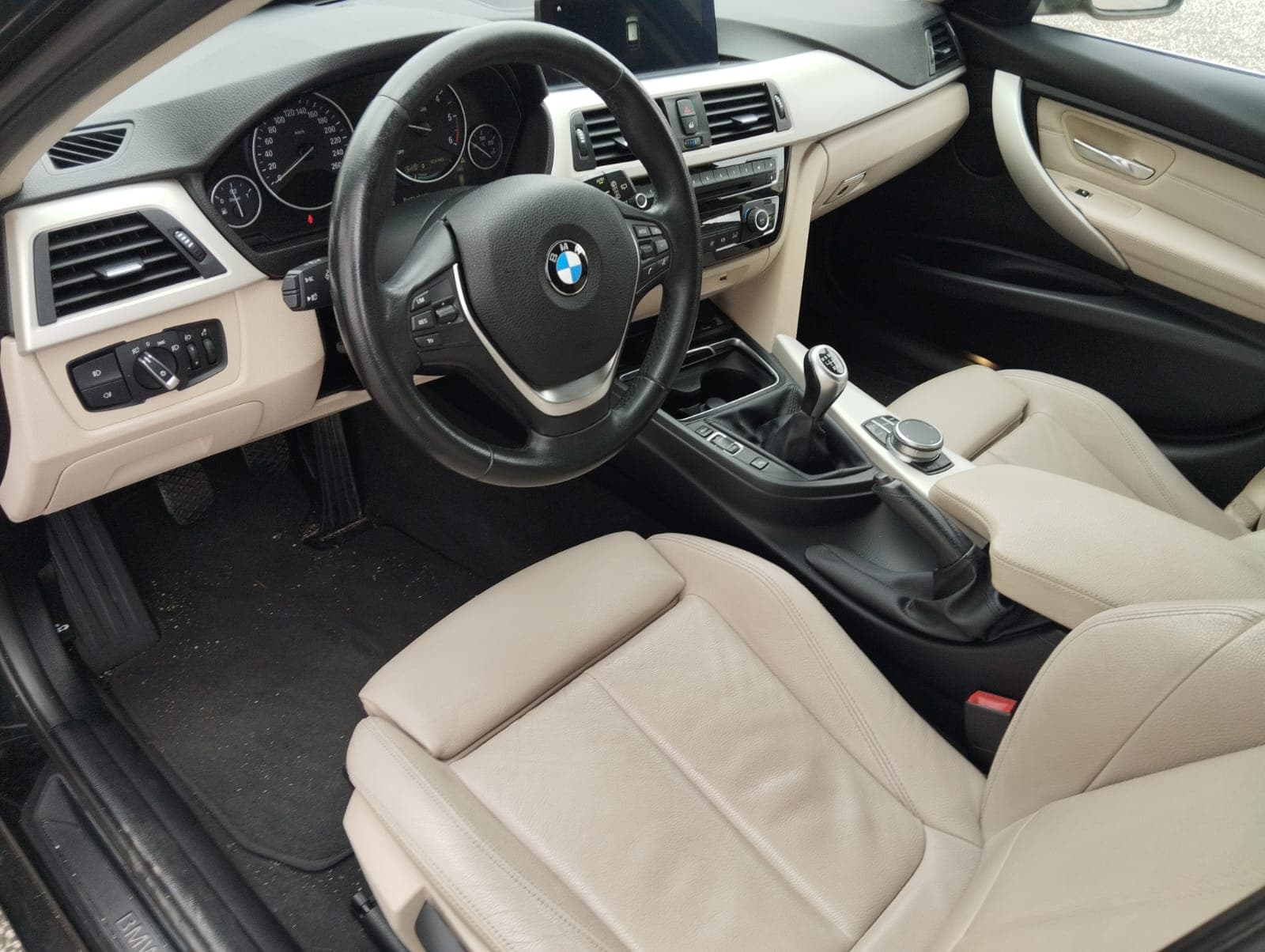 BMW 320d · Ano 2018 — imagem 18