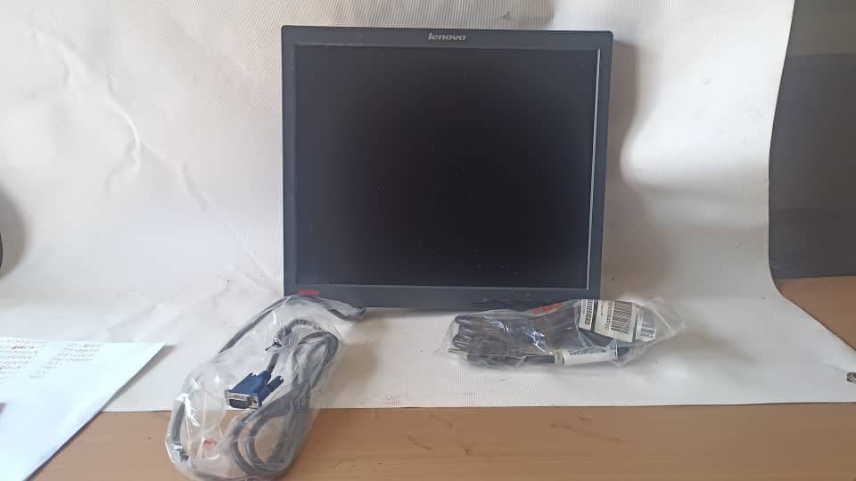 Equipamentos de Redes, Energia, Armazenamento e Acessórios Técnicos — imagen 9