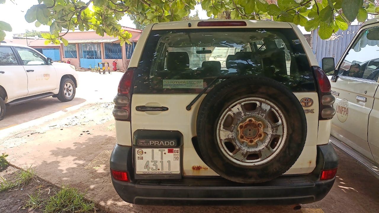 Toyota Land Cruiser Prado GX - 2008 — imagem 3