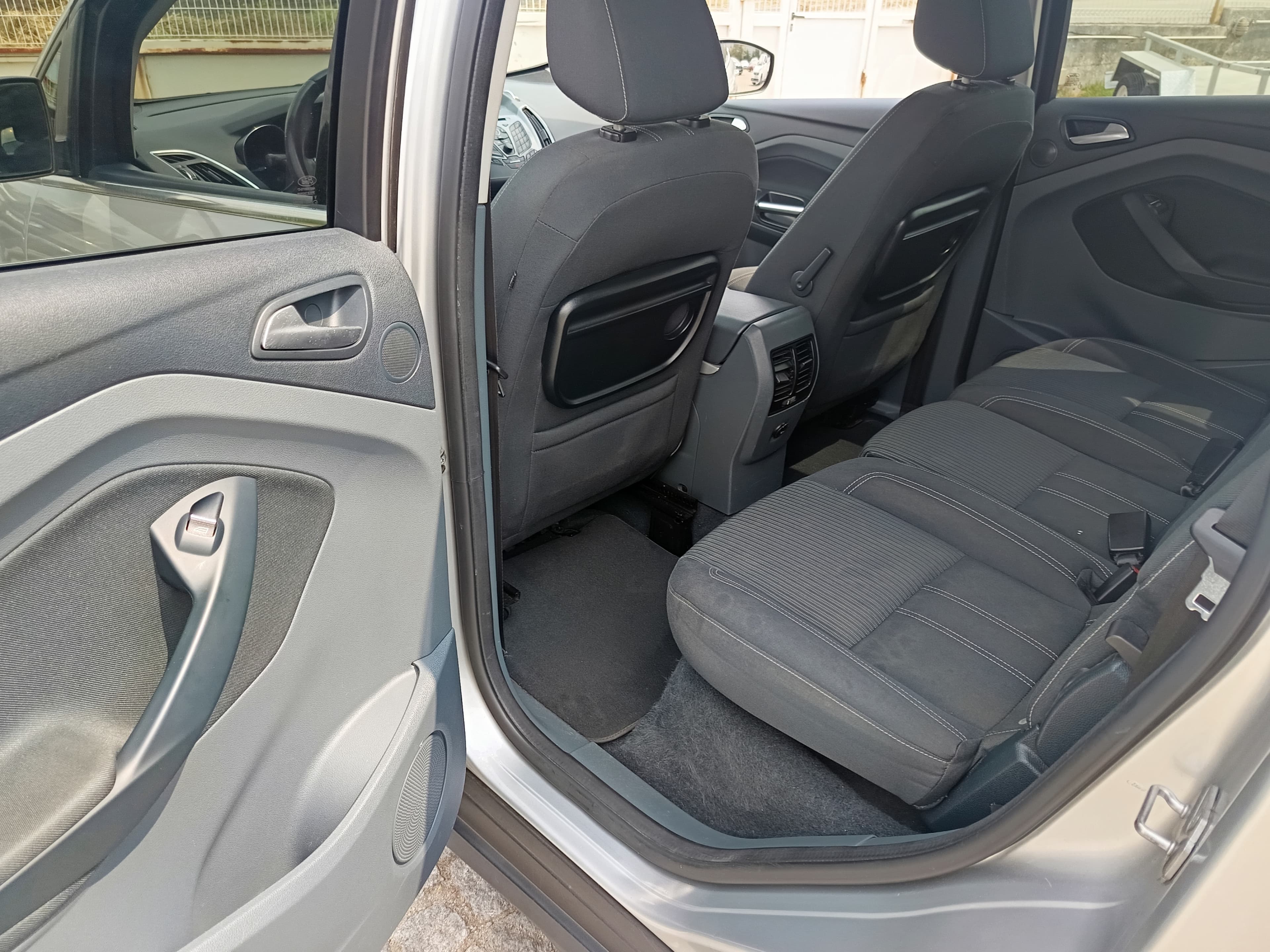 Ford C-Max · Ano 2011 — imagen 27